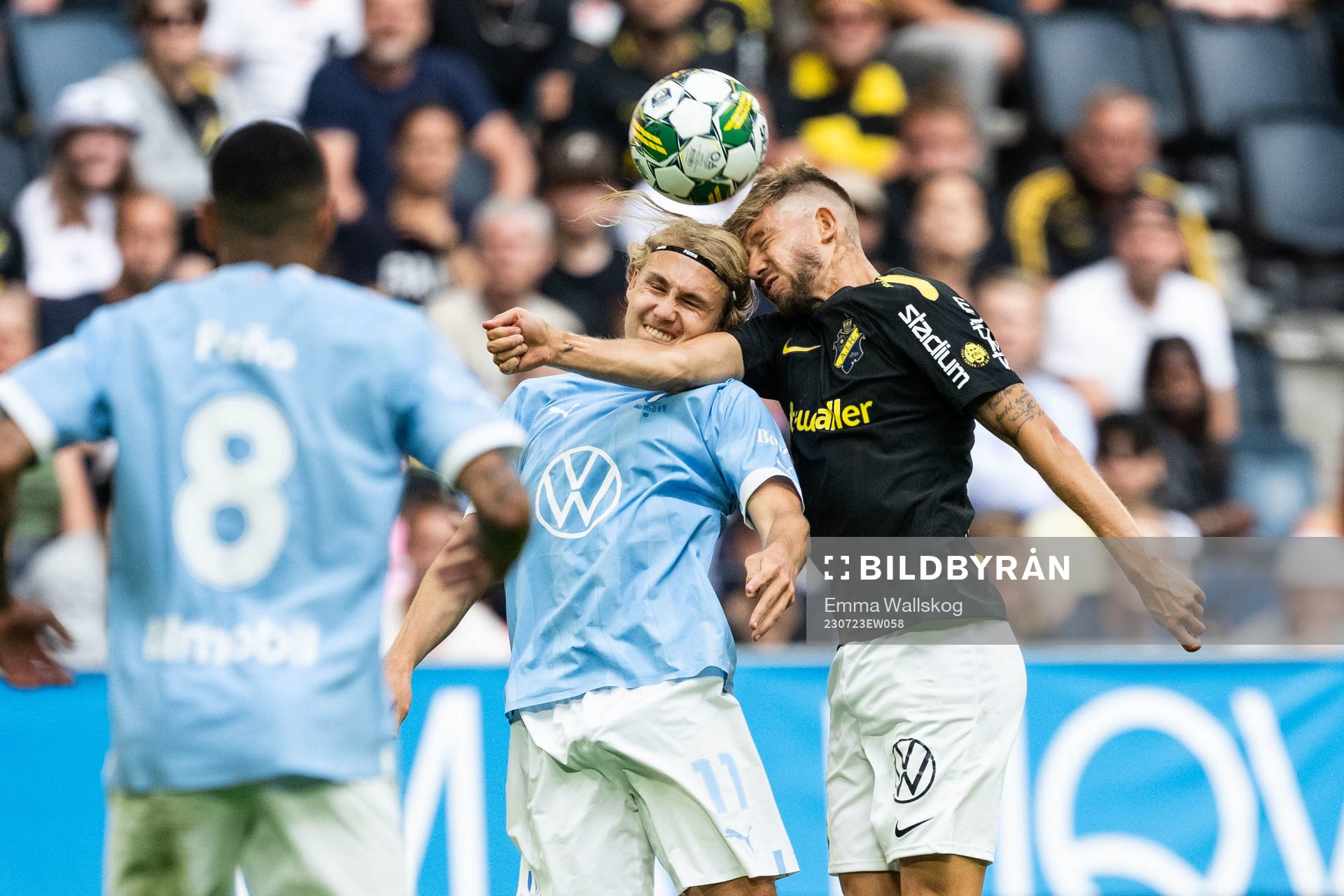 Malmö FFs Sebastian Nanasi och AIKs Anton Salétros
