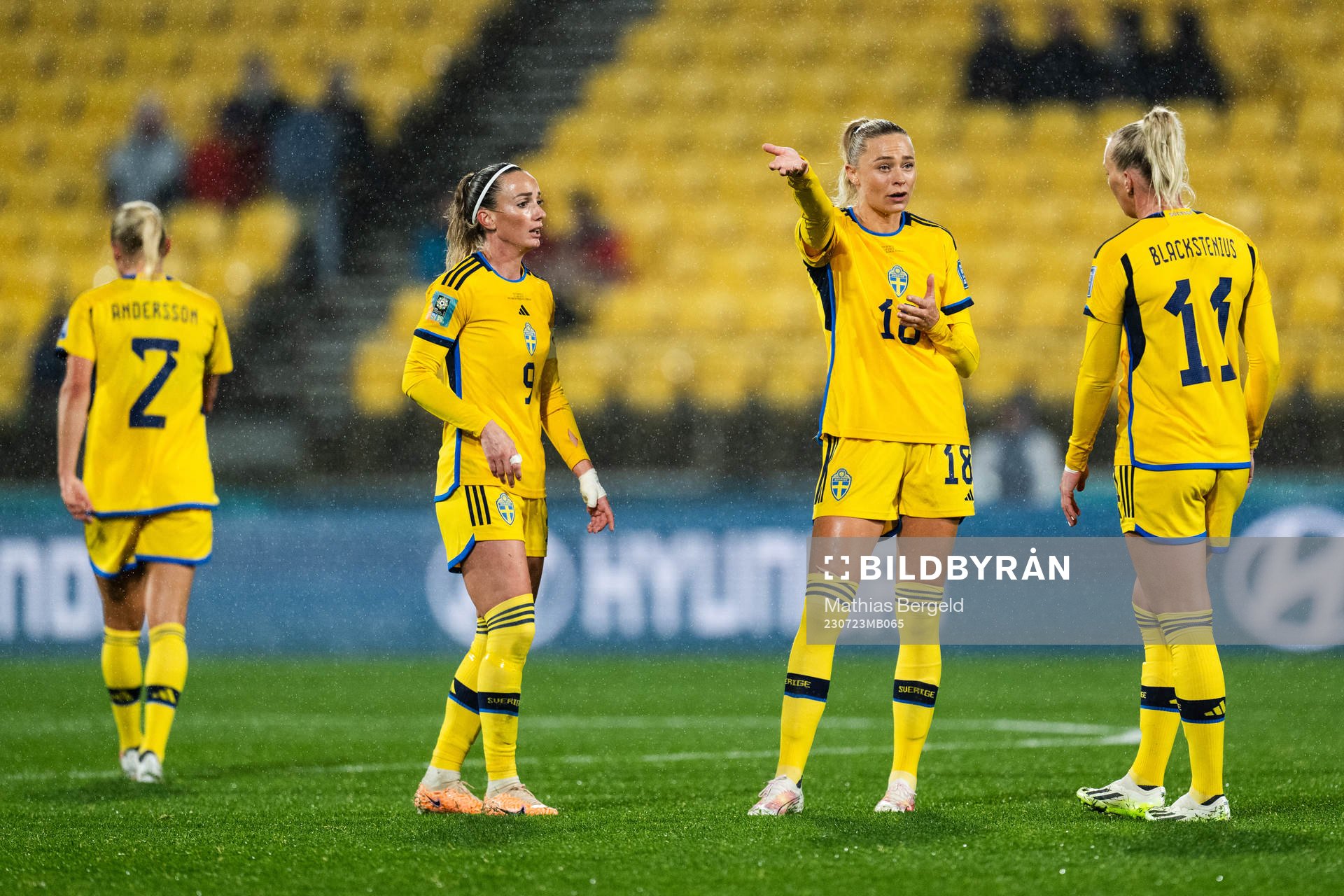 Kosovare Asllani, Fridolina Rolfö and Stina Blackstenius