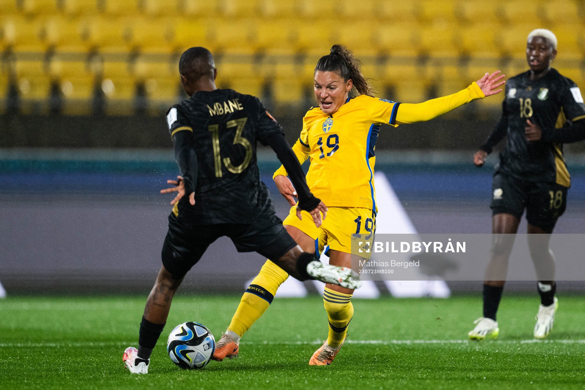 Bambanani Mbane of South Africa and Johanna Rytting Kaneryd