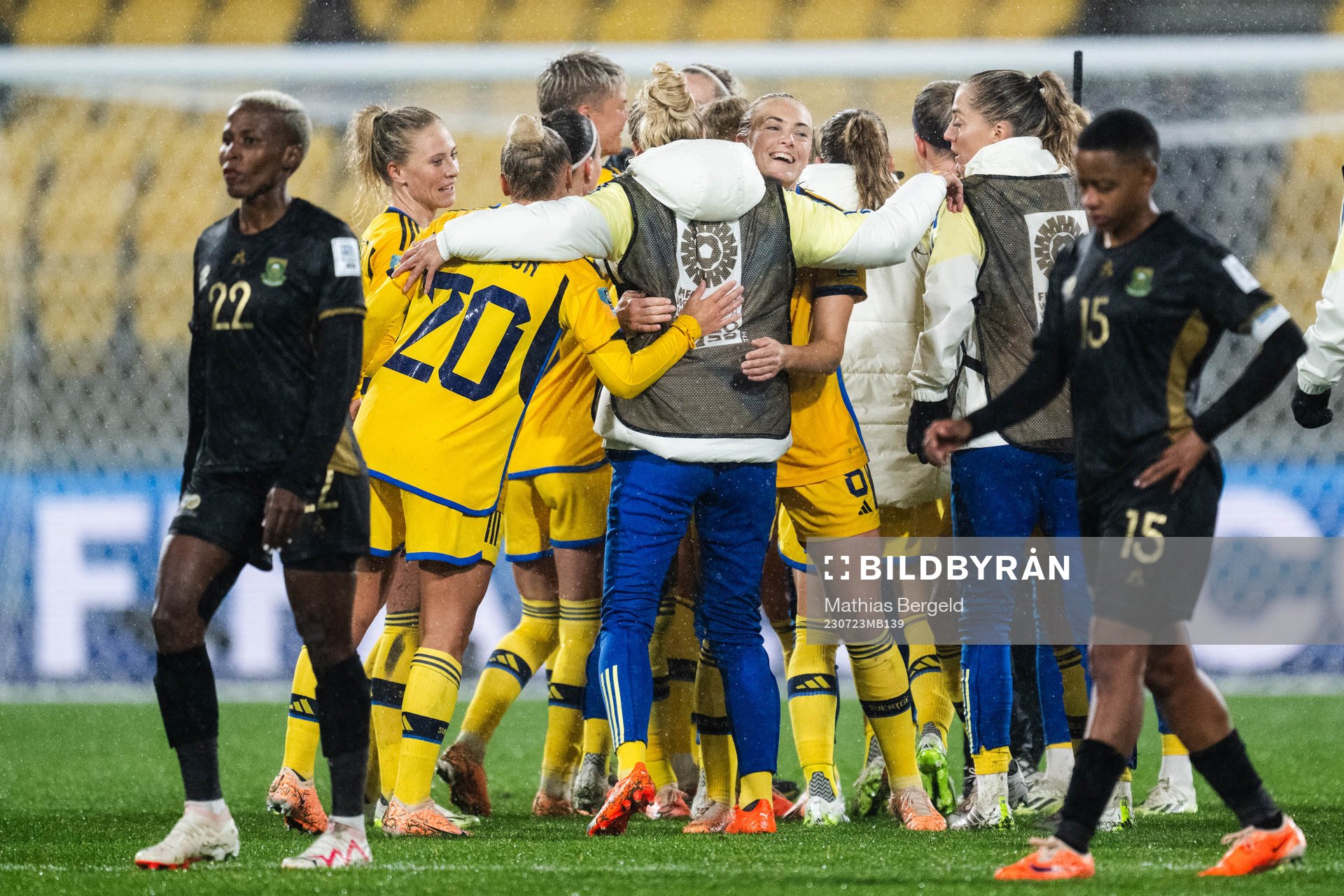 Rebecka Blomqvist, Hanna Bennison, Sofia Jakobsson and Magdalena Eriksson celebrate after the FIFA Women's World Cup football match between Sweden and South Africa on July 23, 2023 in Wellington. 