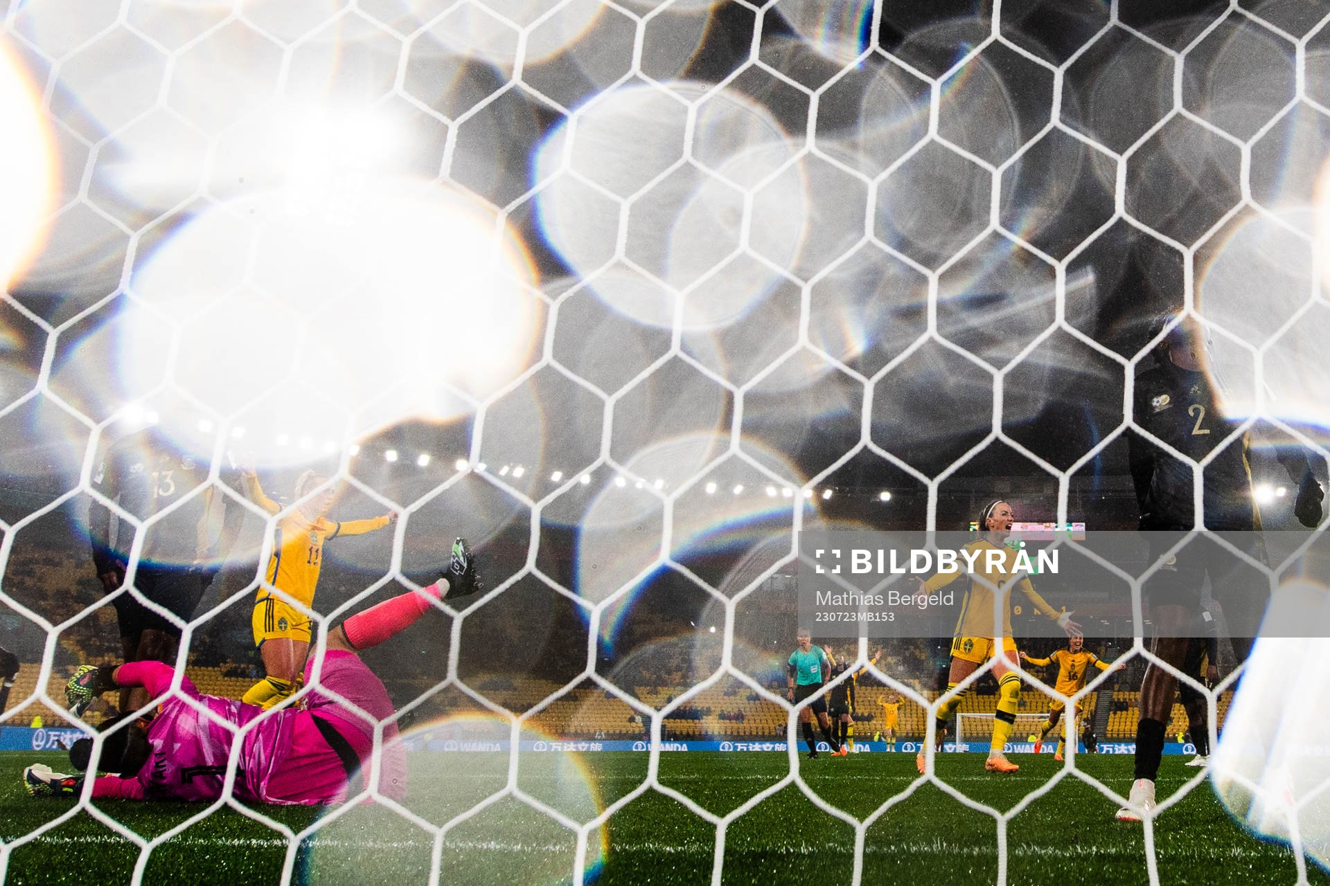 Kosovare Asllani celebrates