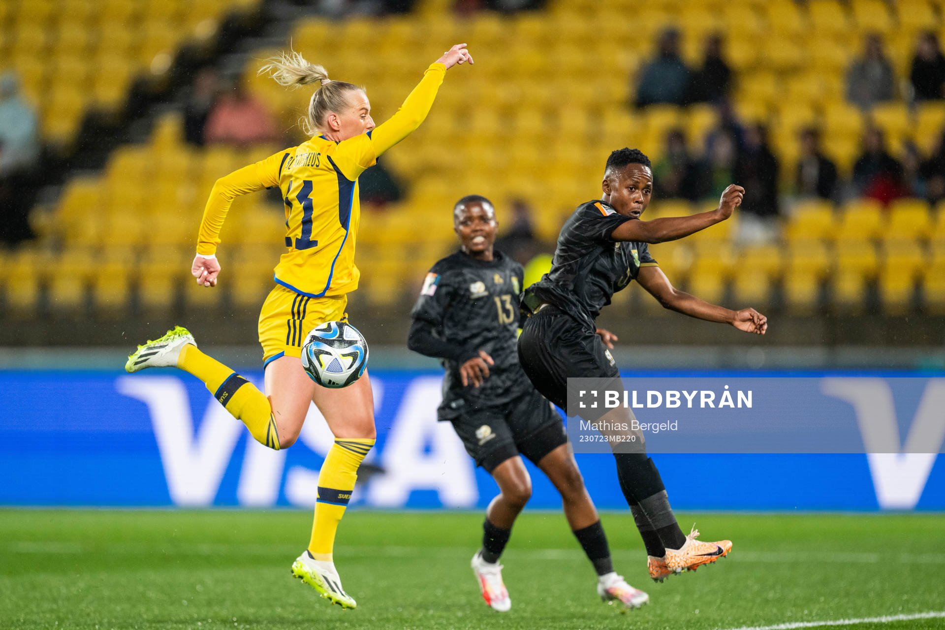Stina Blackstenius of Sweden and Bongeka Gamede of South