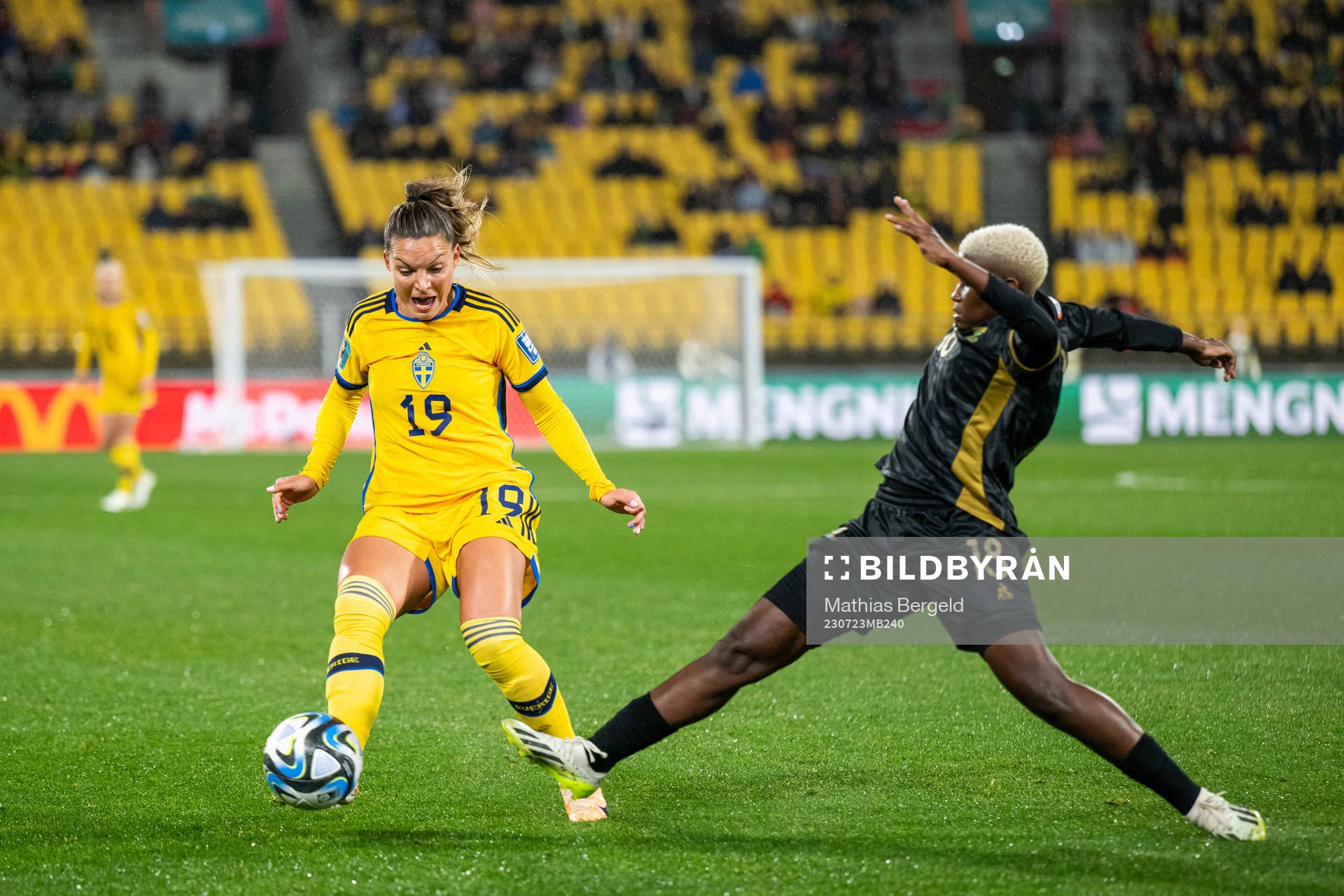 Johanna Rytting Kaneryd of Sweden and Sibulele Holweni of