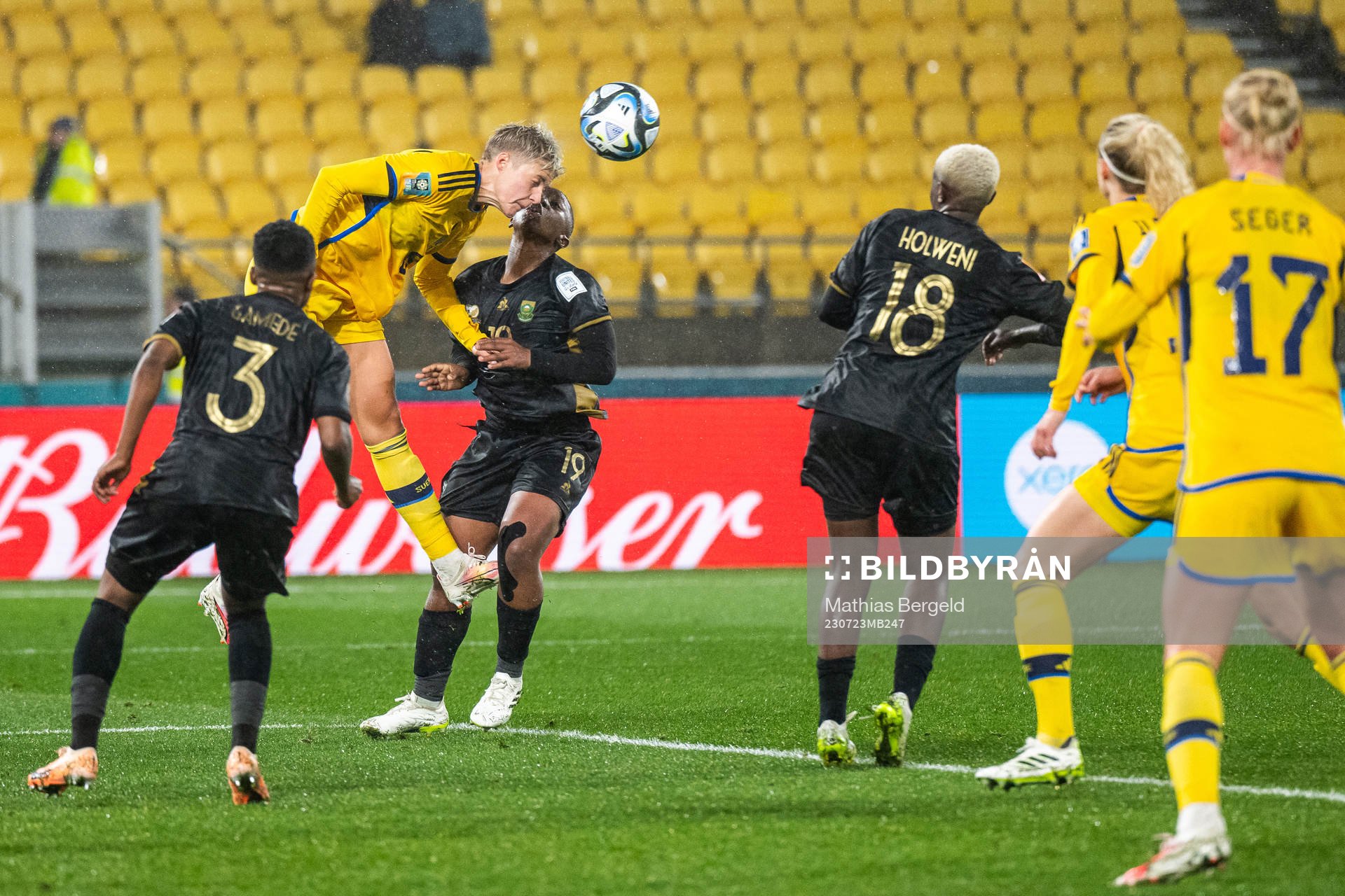 Lina Hurtig of Sweden and Kholosa Biyana of South Africa