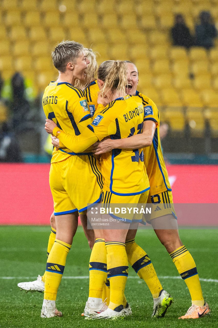 Amanda Ilestedt of Sweden celebrates with Lina Hurtig,