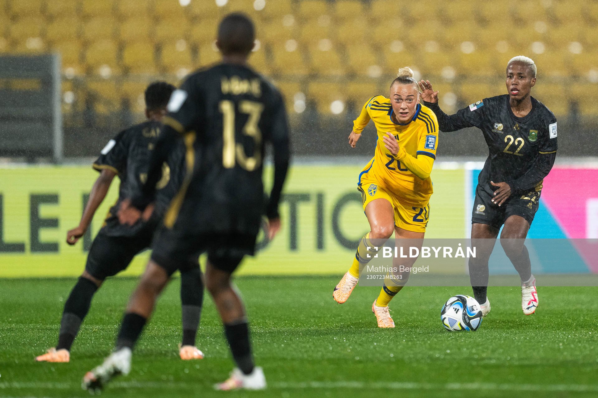 Hanna Bennison of Sweden and Mapula Kgoale of South Africa