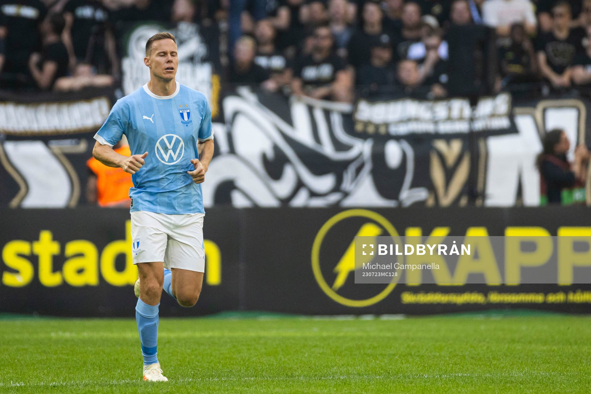 Malmö FFs Niklas Moisander deppar