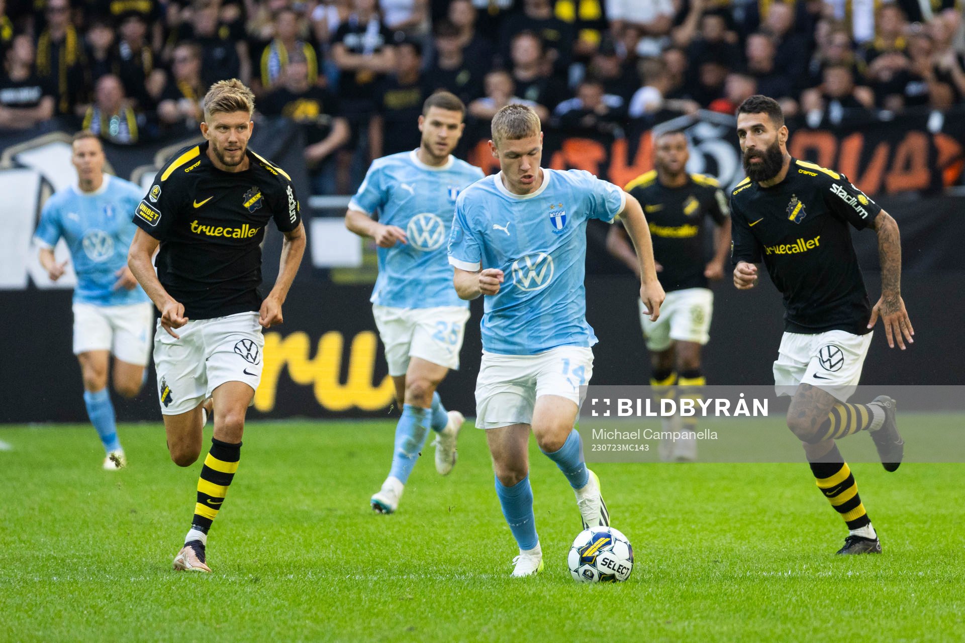 Malmö FFs Sebastian Jörgensen mot AIKs Anton Salétros