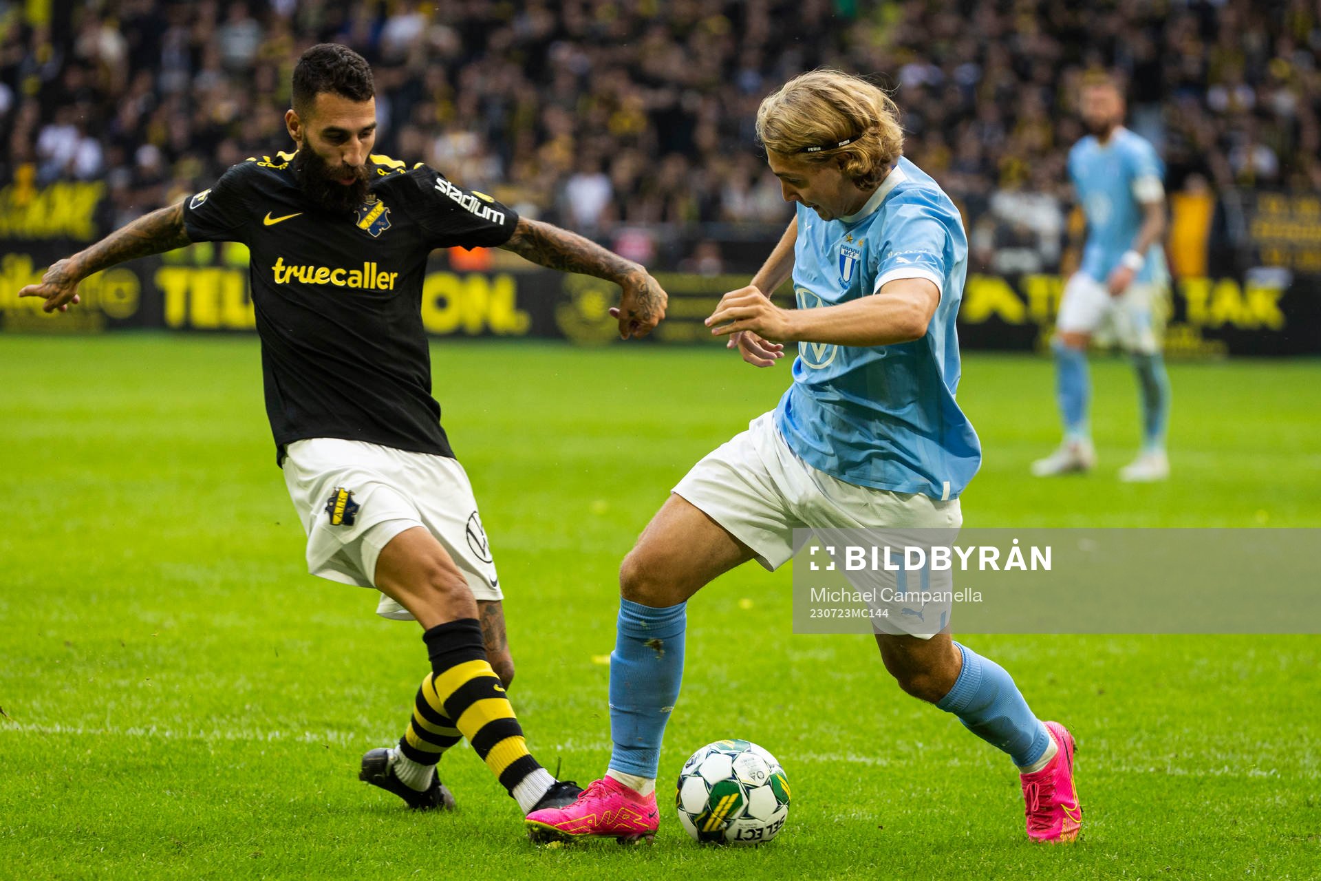 AIKs Jimmy Durmaz och Malmö FFs Sebastian Nanasi