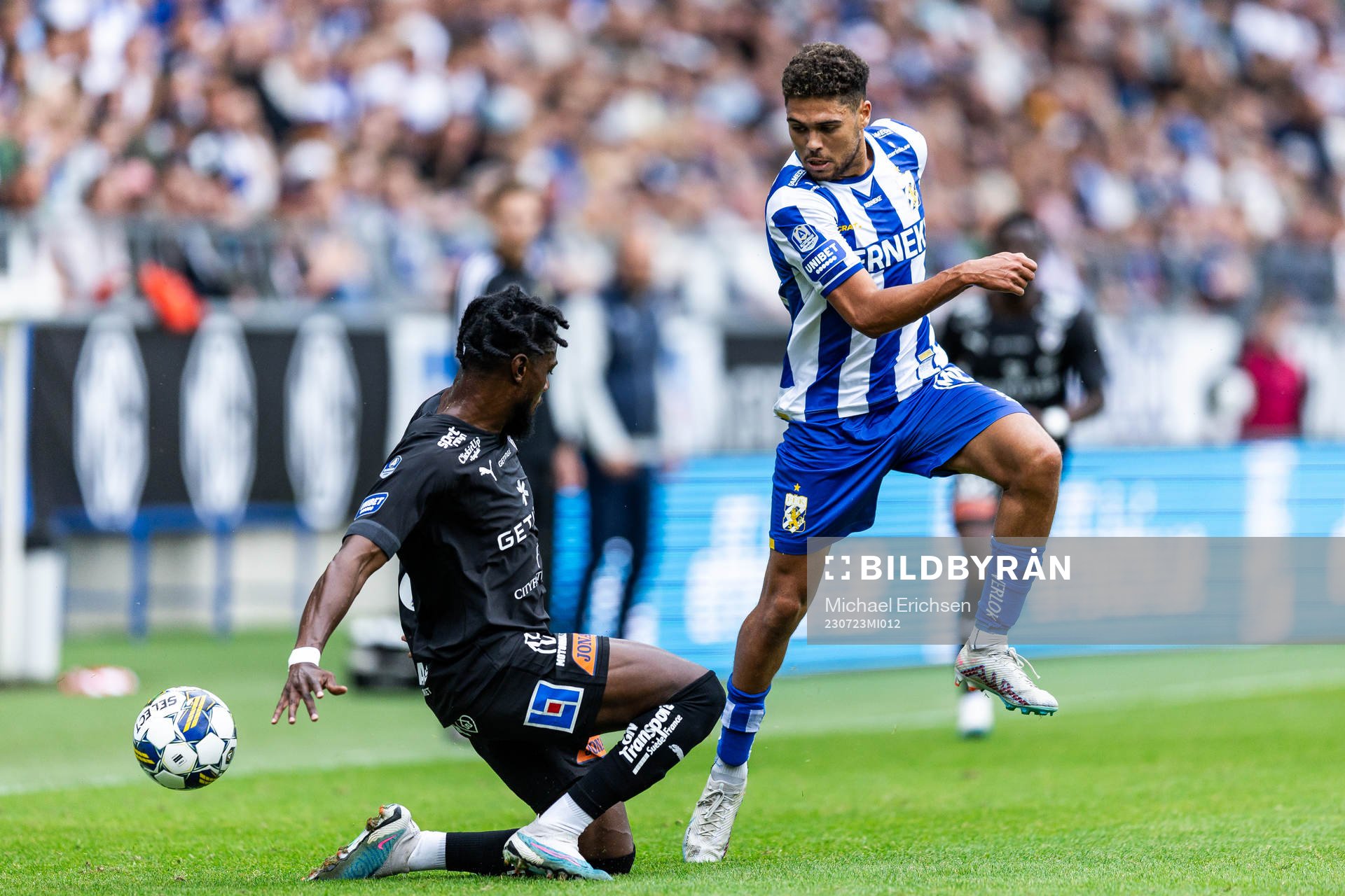 Halmstads Joseph Baffoe och IFK Göteborgs Thomas Santos