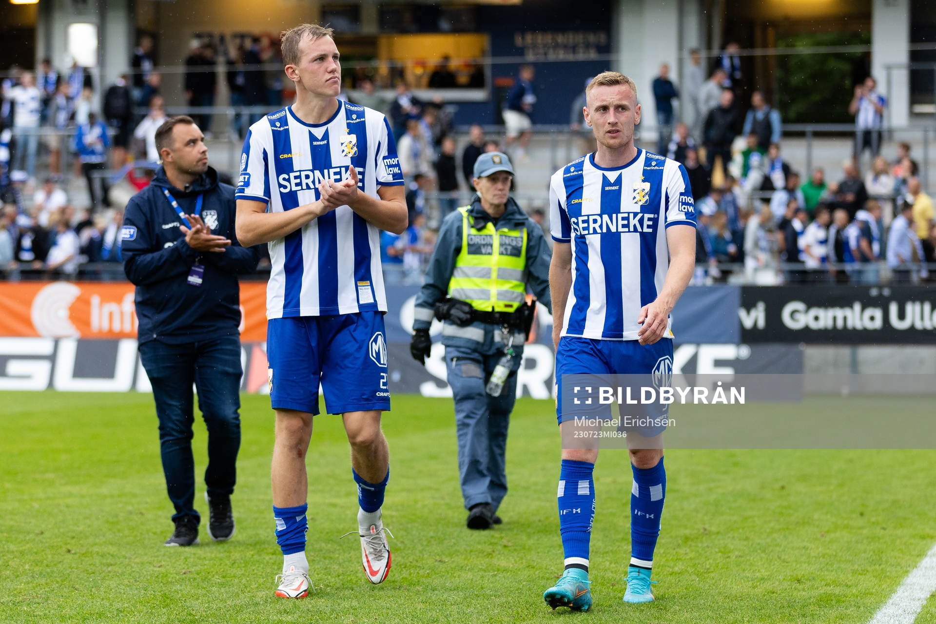 IFK Göteborgs Adam Carlén och Sebastian Ohlsson deppar