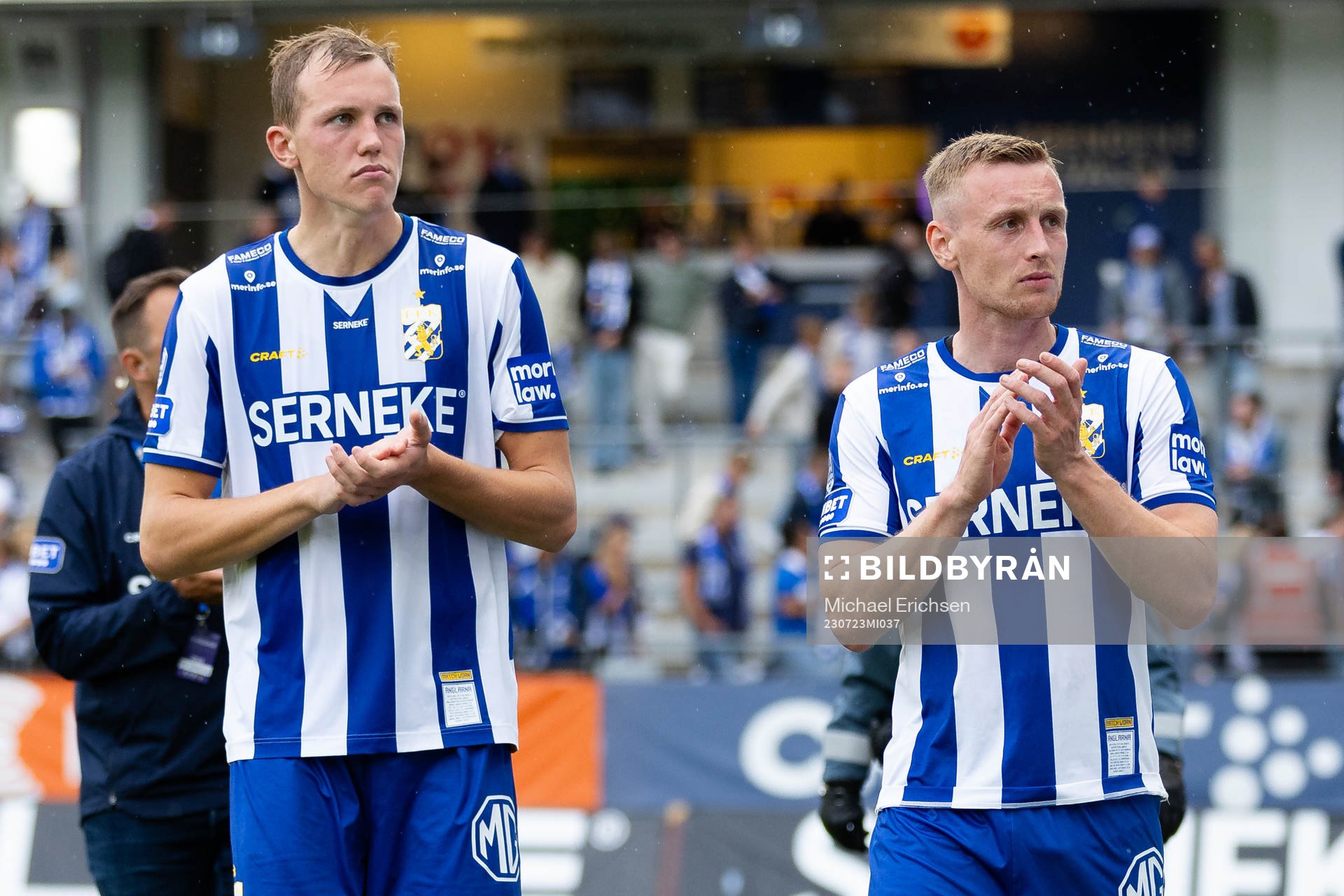 IFK Göteborgs Adam Carlén och Sebastian Ohlsson deppar