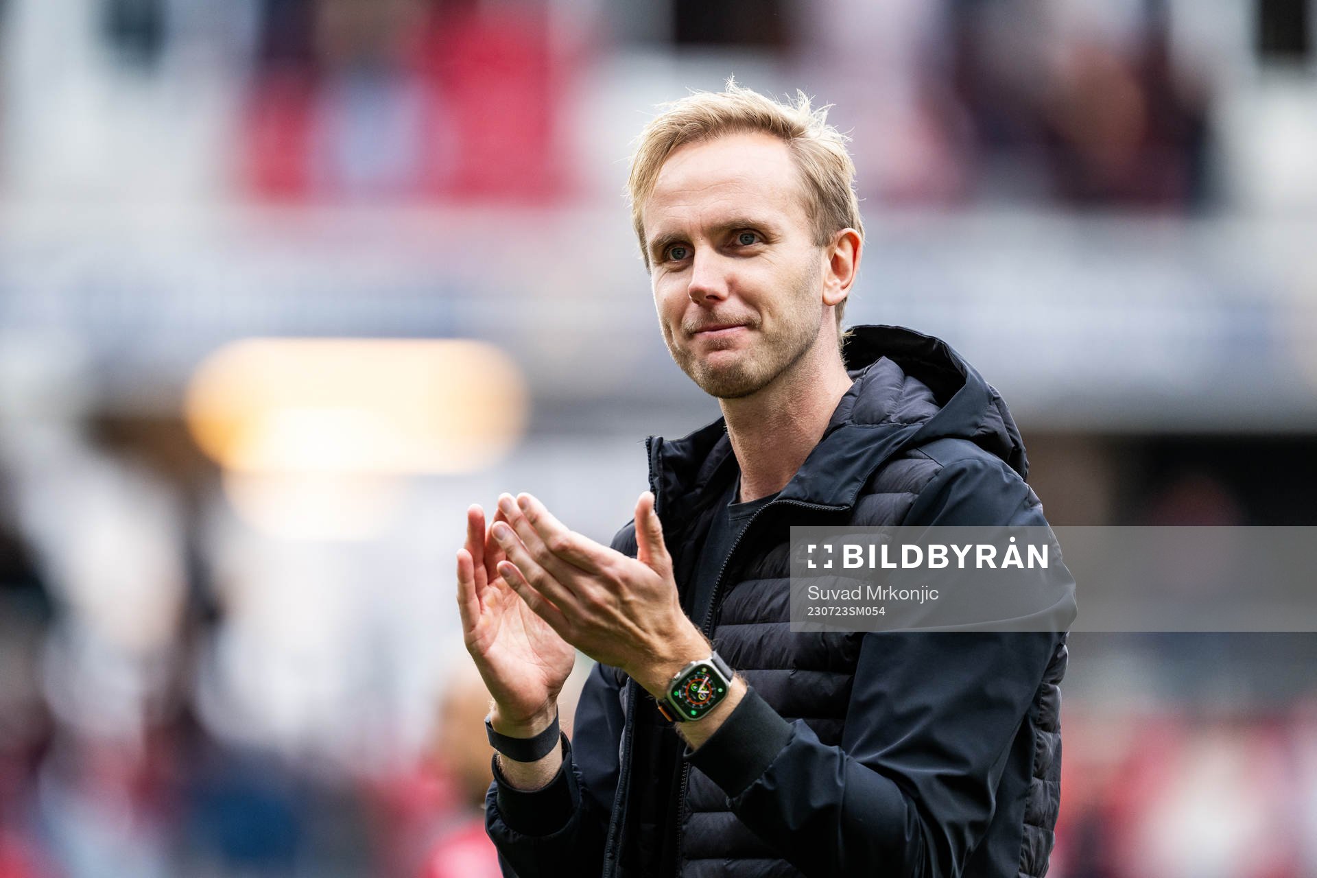 Kalmars tränare Henrik Jensen jublar efter fotbollsmatchen i Allsvenskan mellan Kalmar och Varberg den 23 juli 2023 i Kalmar. 