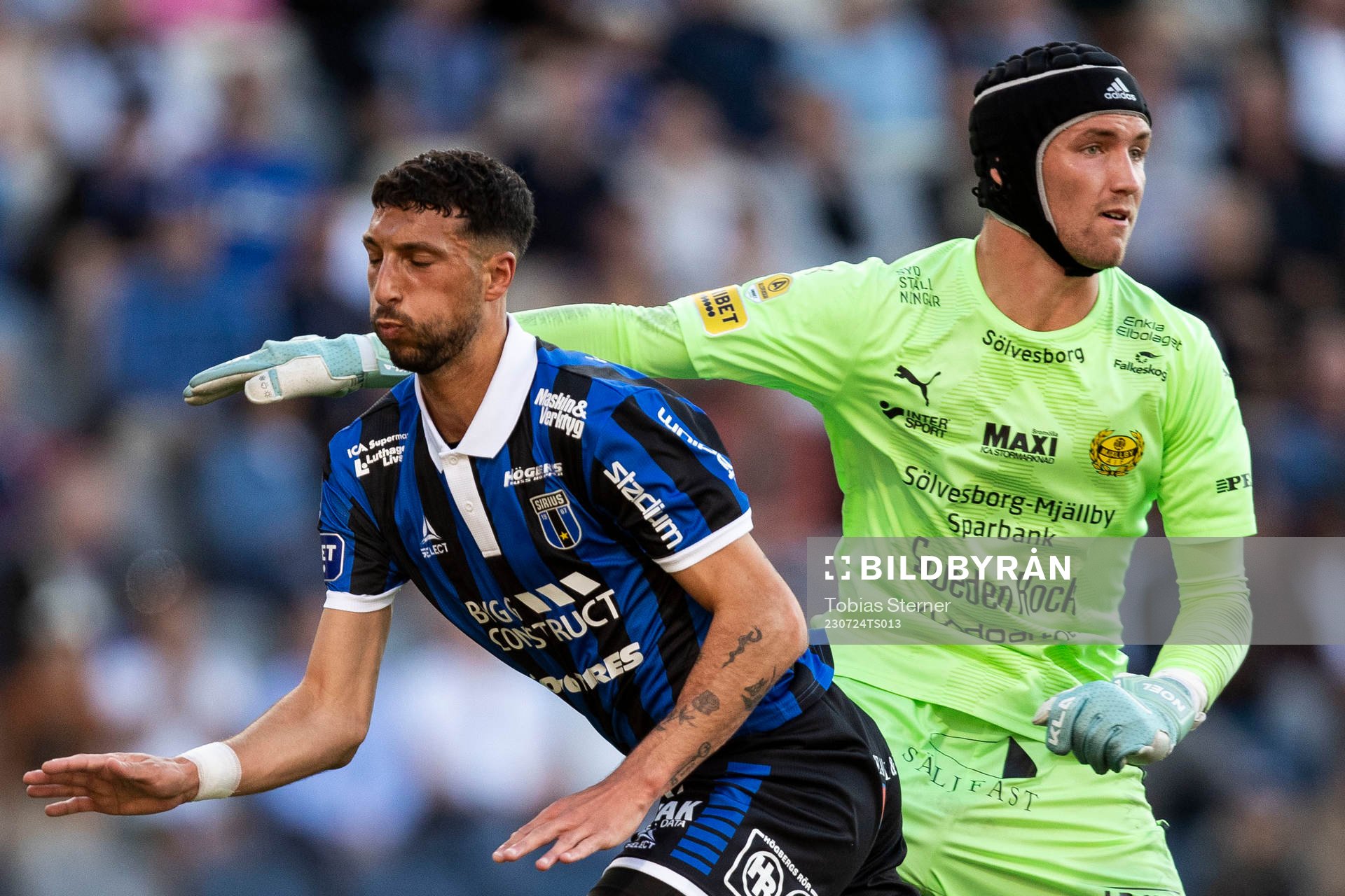 Sirius Wessam Abou Ali och Mjällbys målvakt Noel
