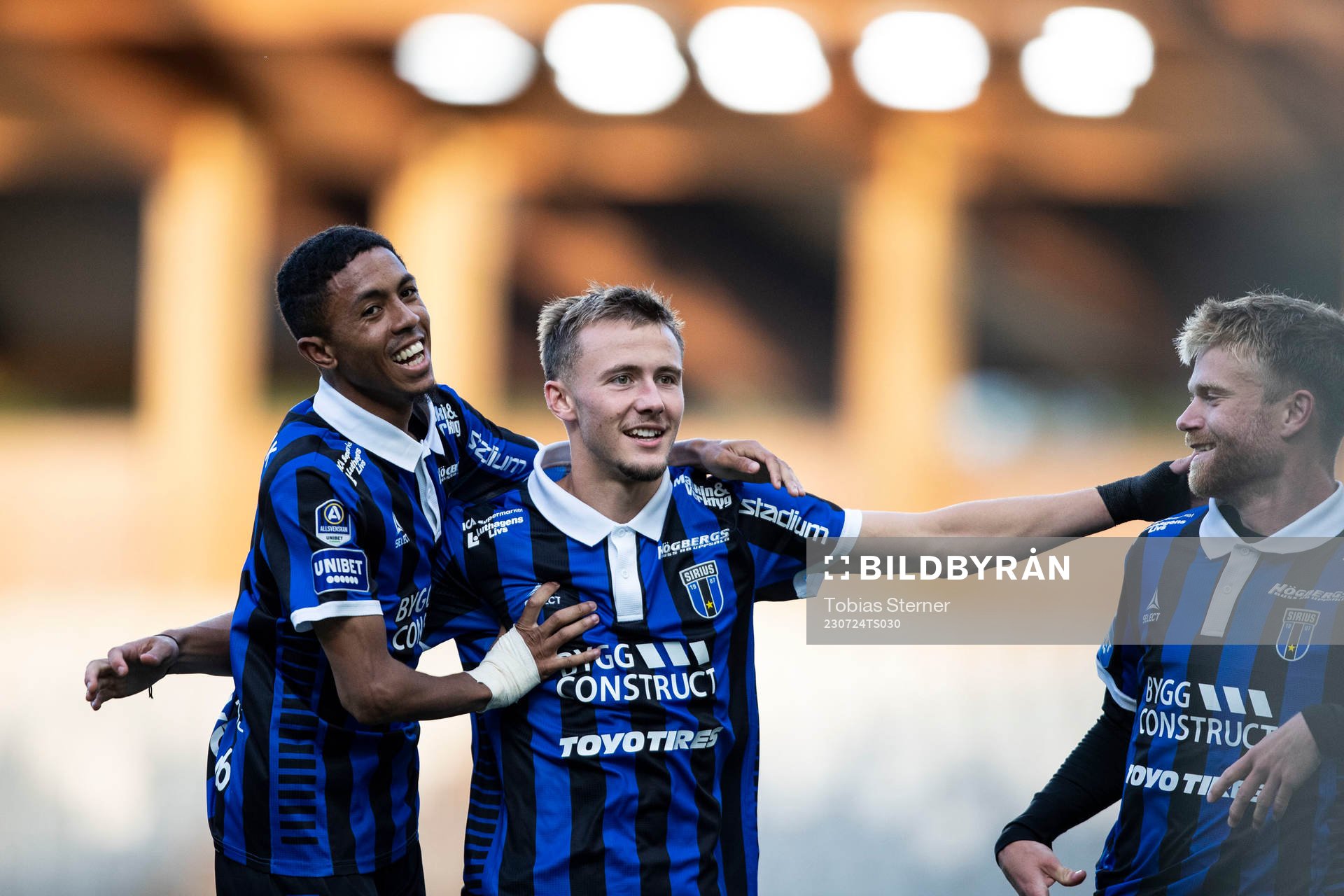 Sirius Tashreeq Matthews och Melker Heier jublar