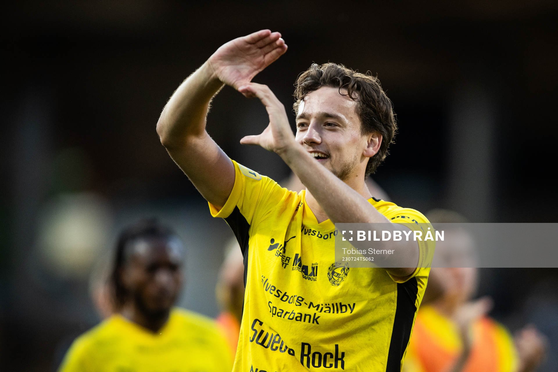 Mjällbys Colin Rösler jublar efter fotbollsmatchen i Allsvenskan mellan Sirius och Mjällby den 24 juli 2023 i Uppsala. 
