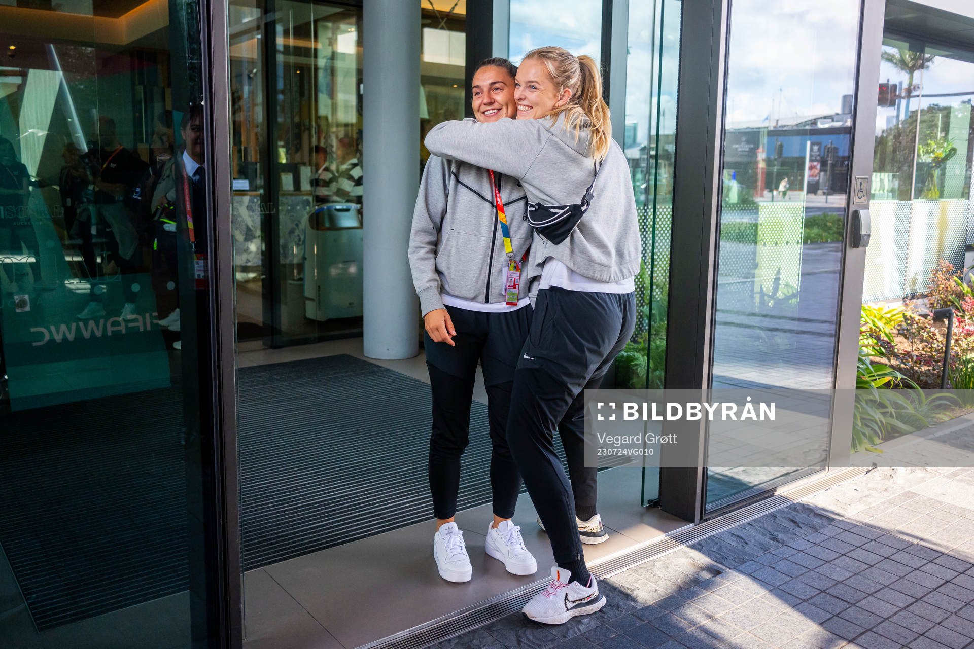 Vilde Bøe Risa and goalkeeper Guro Pettersen of the