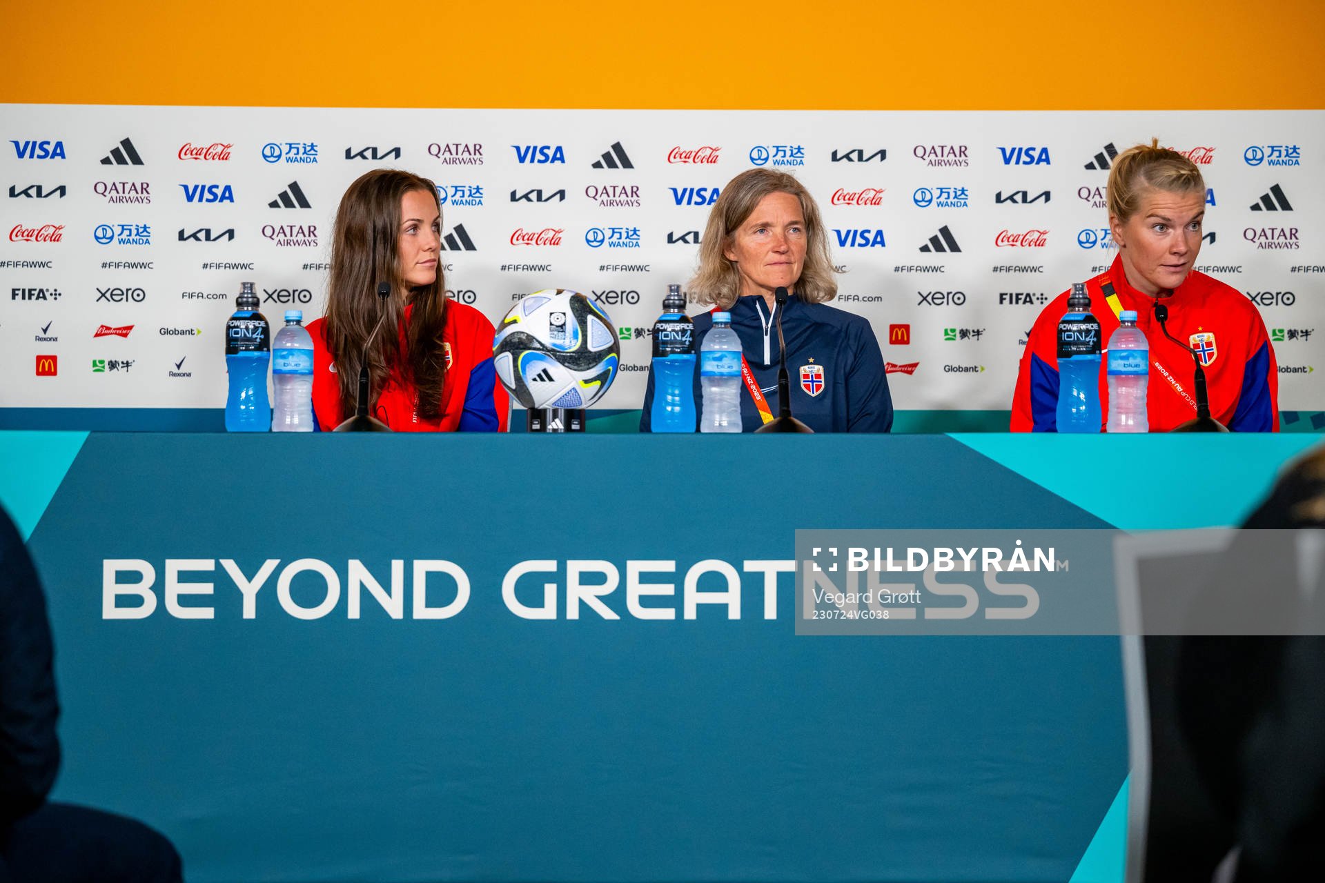 Tuva Hansen, head coach Hege Riise and Ada Hegerberg of the