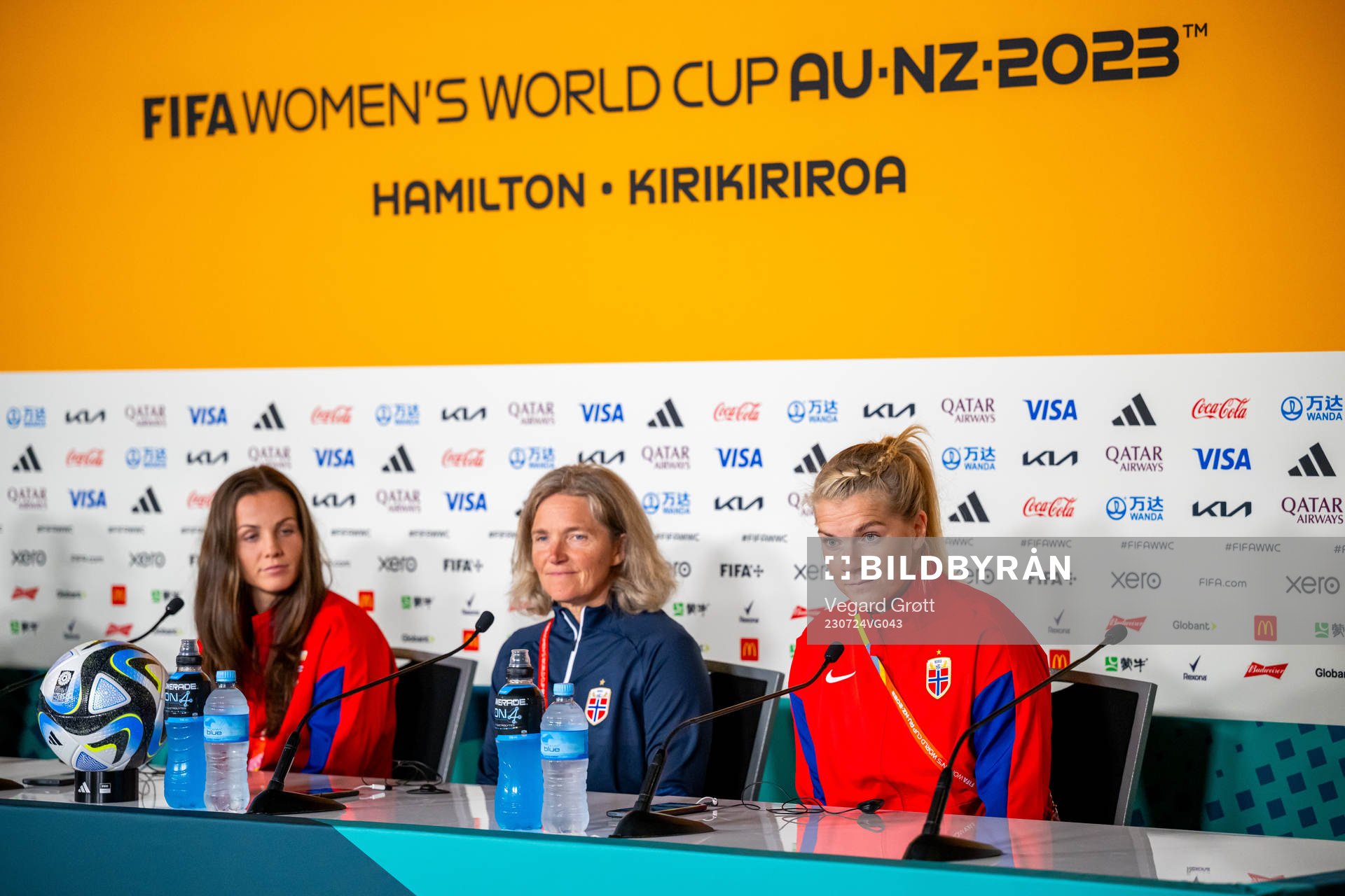 Tuva Hansen, head coach Hege Riise and Ada Hegerberg of the