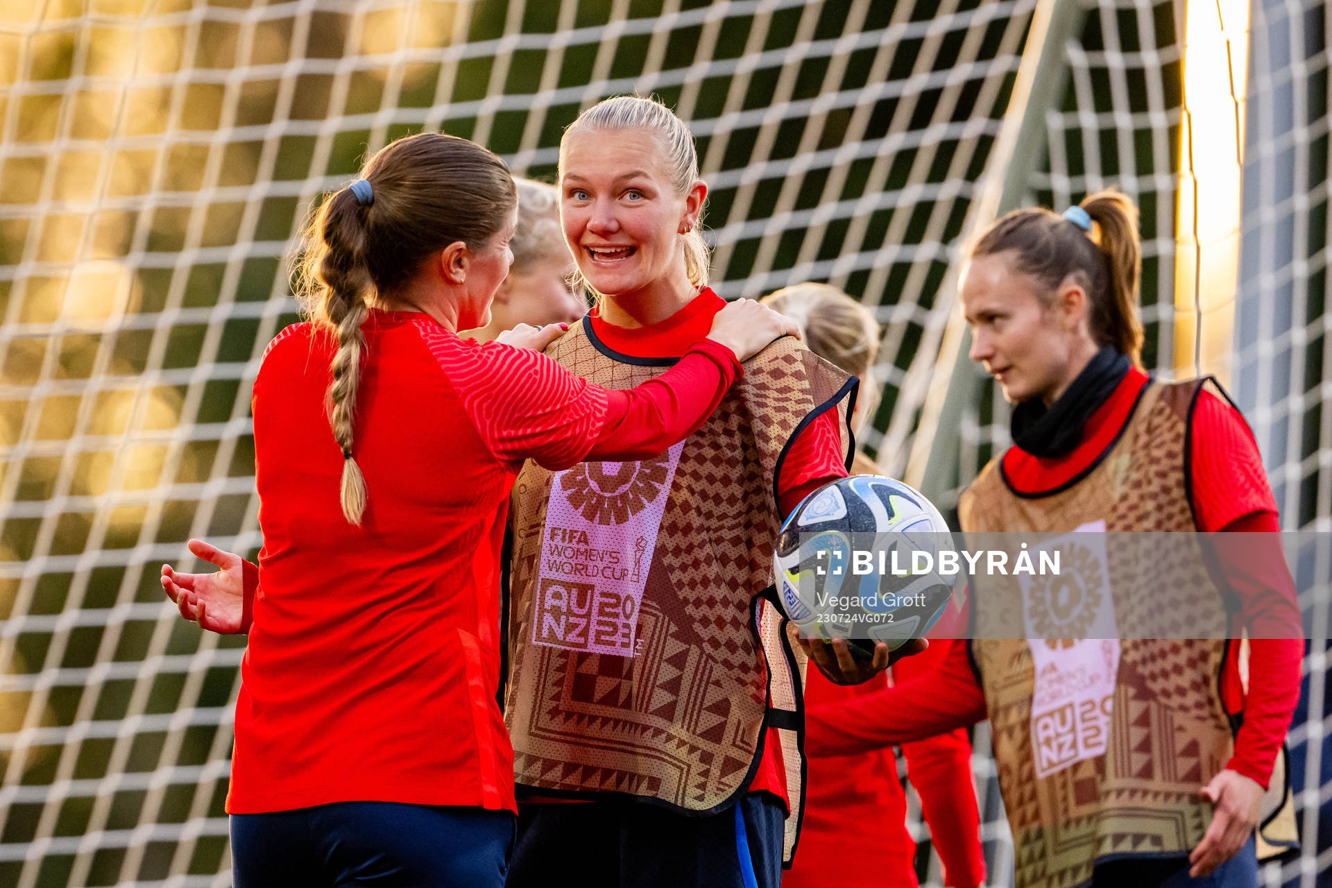 Maren Mjelde and Frida Maanum of the Norwegian women’s