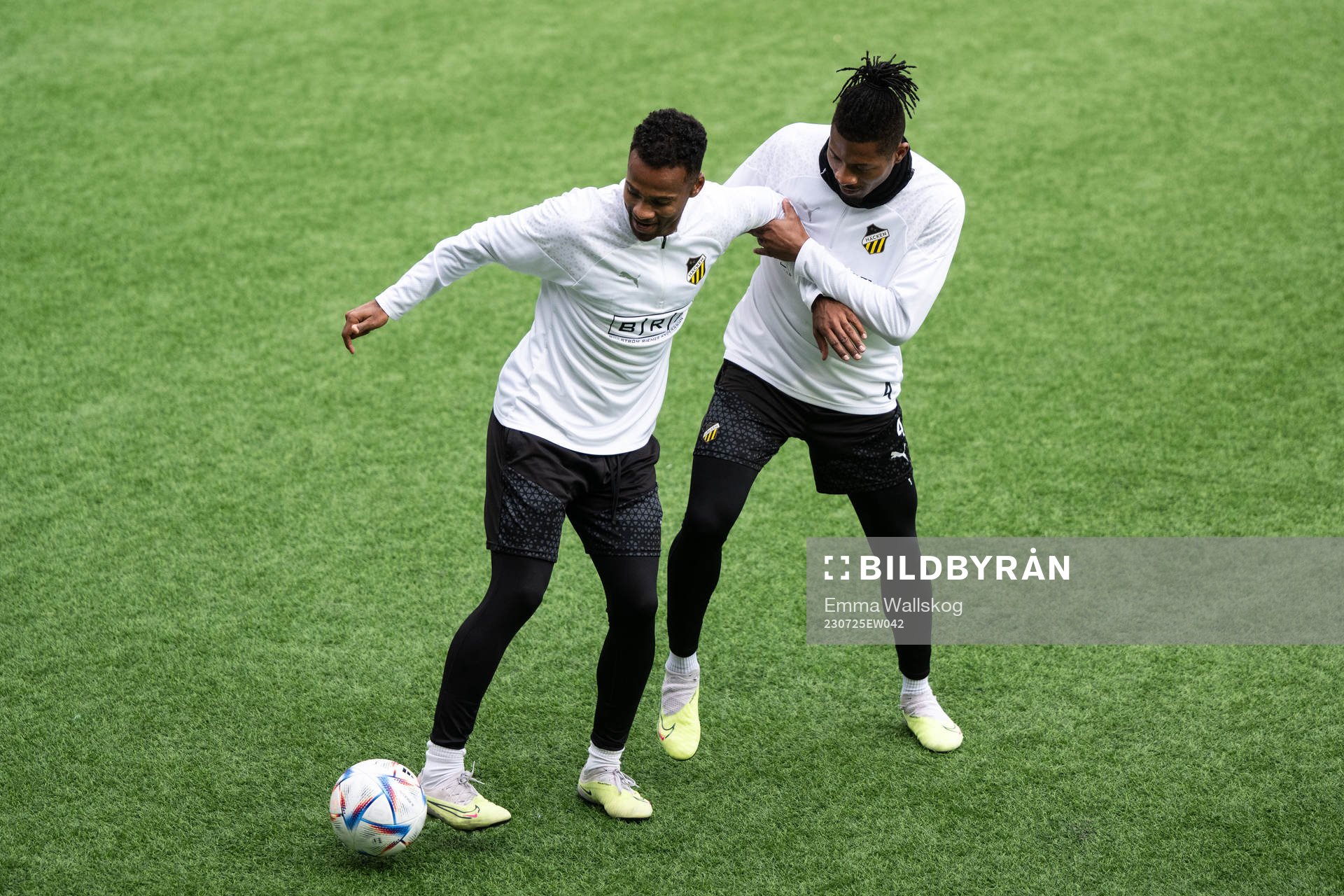 Ola Kamara and Franklin Degaulle Tebo Uchenna