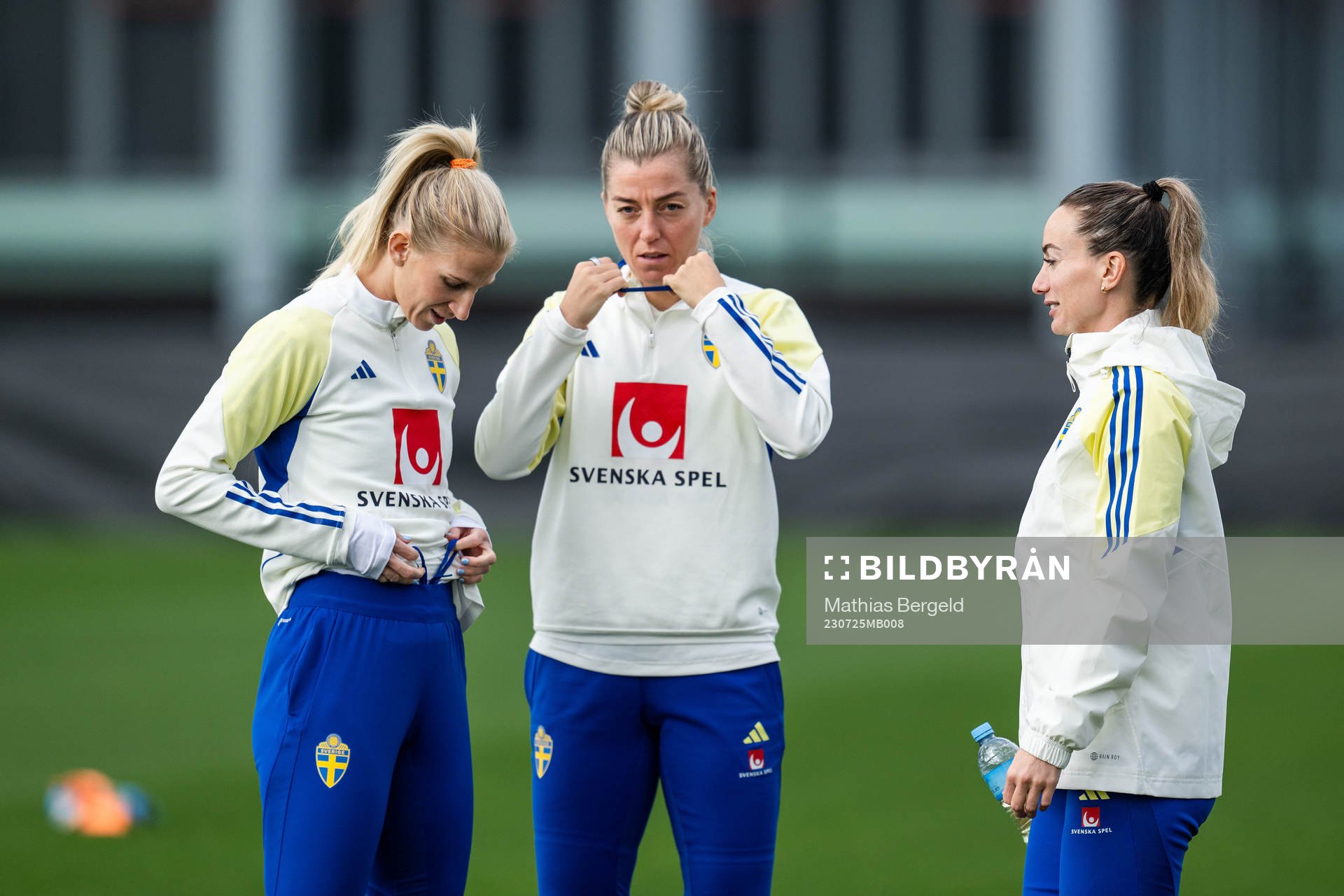 Sofia Jakobsson, Linda Sembrant and Kosovare Asllani of the