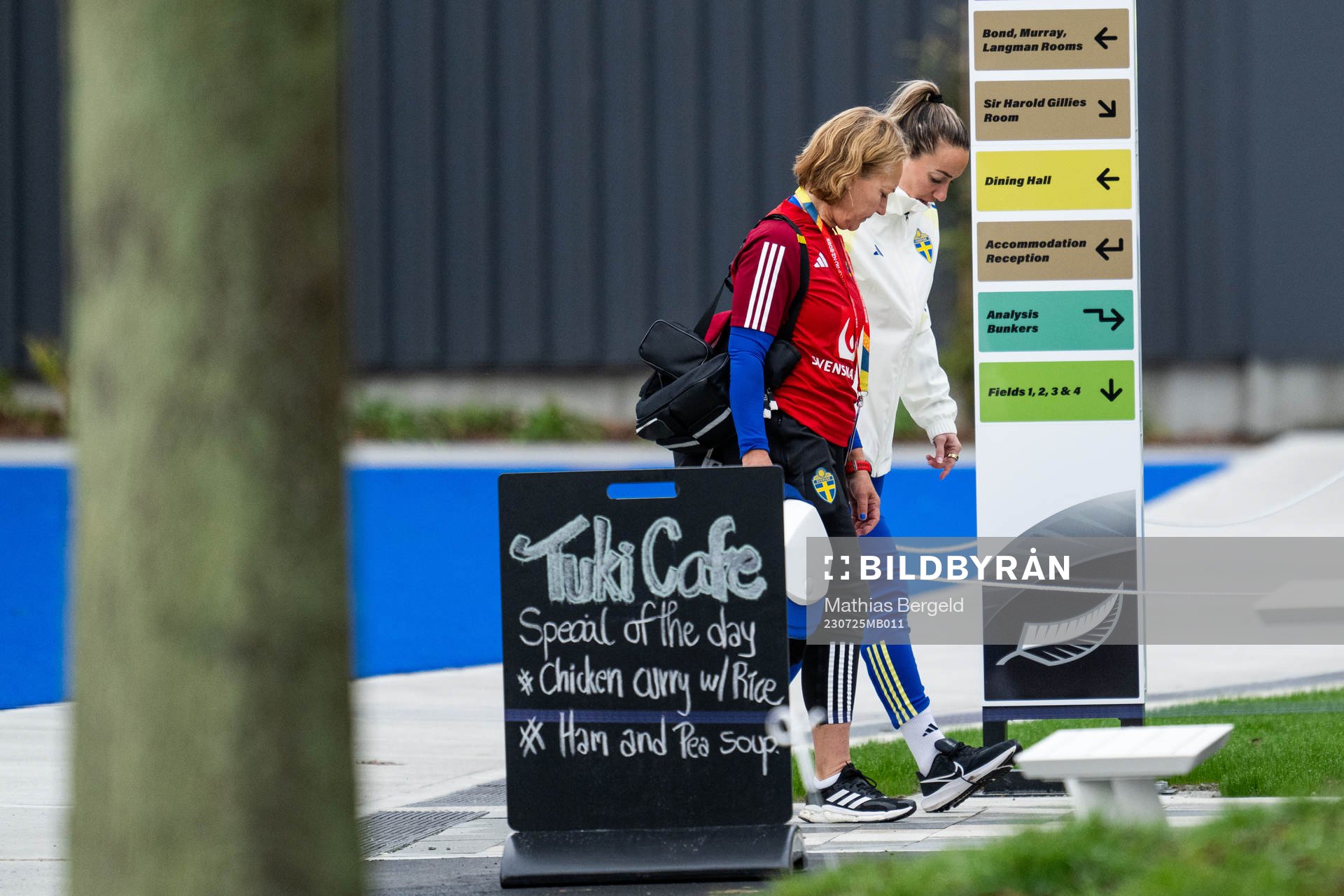 Physio Annica Näsmark and Kosovare Asllani of the Swedish
