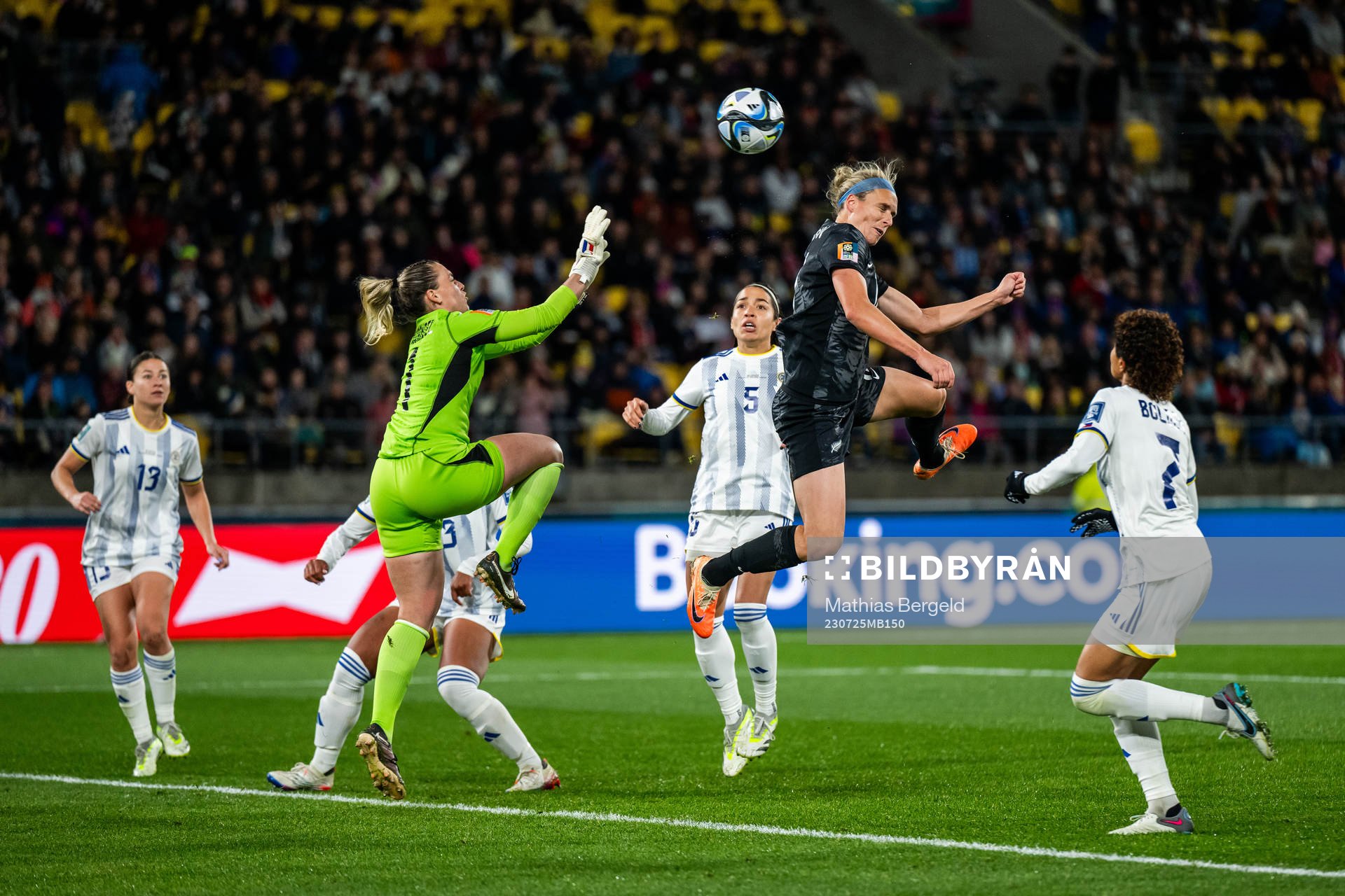 goalkeeper Olivia McDaniel of Philippines and Hannah