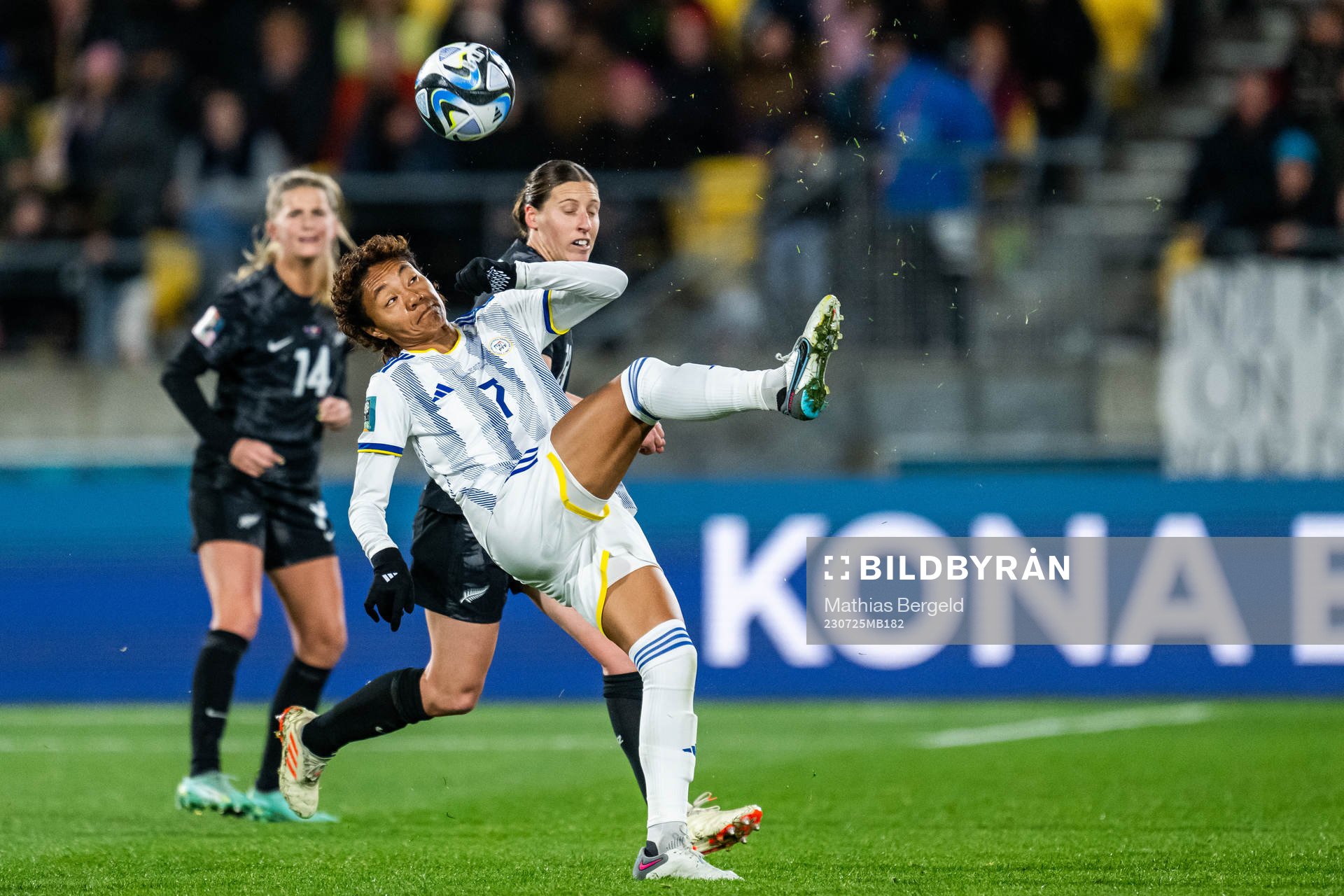 Sarina Bolden of Philippines and Rebekah Stott of New