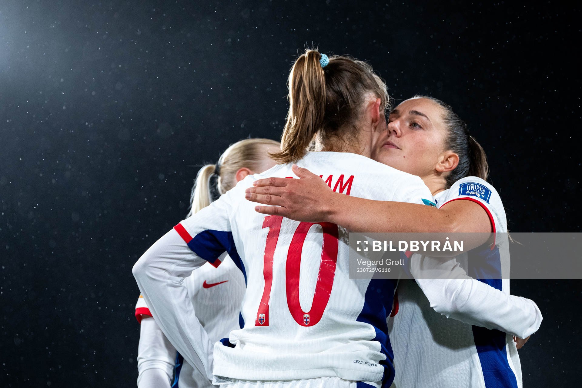 Caroline Graham Hansen and Vilde Bøe Risa of Norway
