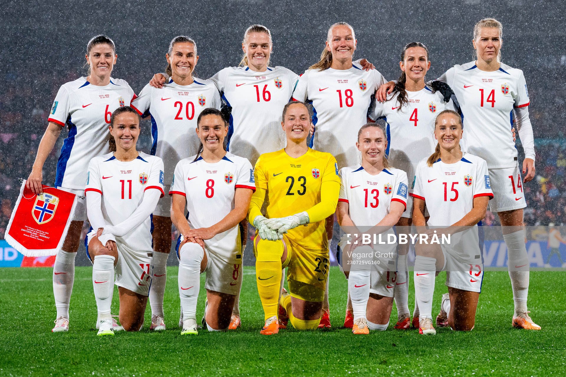 The starting eleven of Norway pose for a team photo