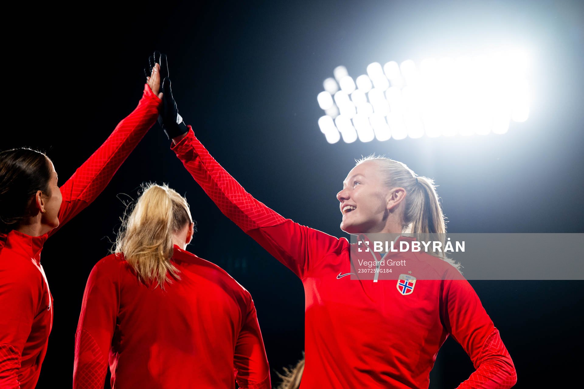 Frida Maanum of Norway warms up