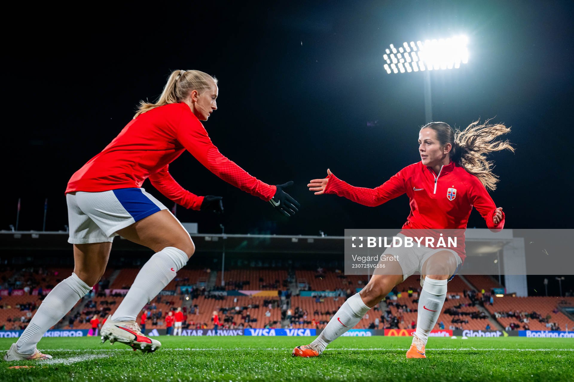 Amalie Eikeland and Tuva Hansen of Norway