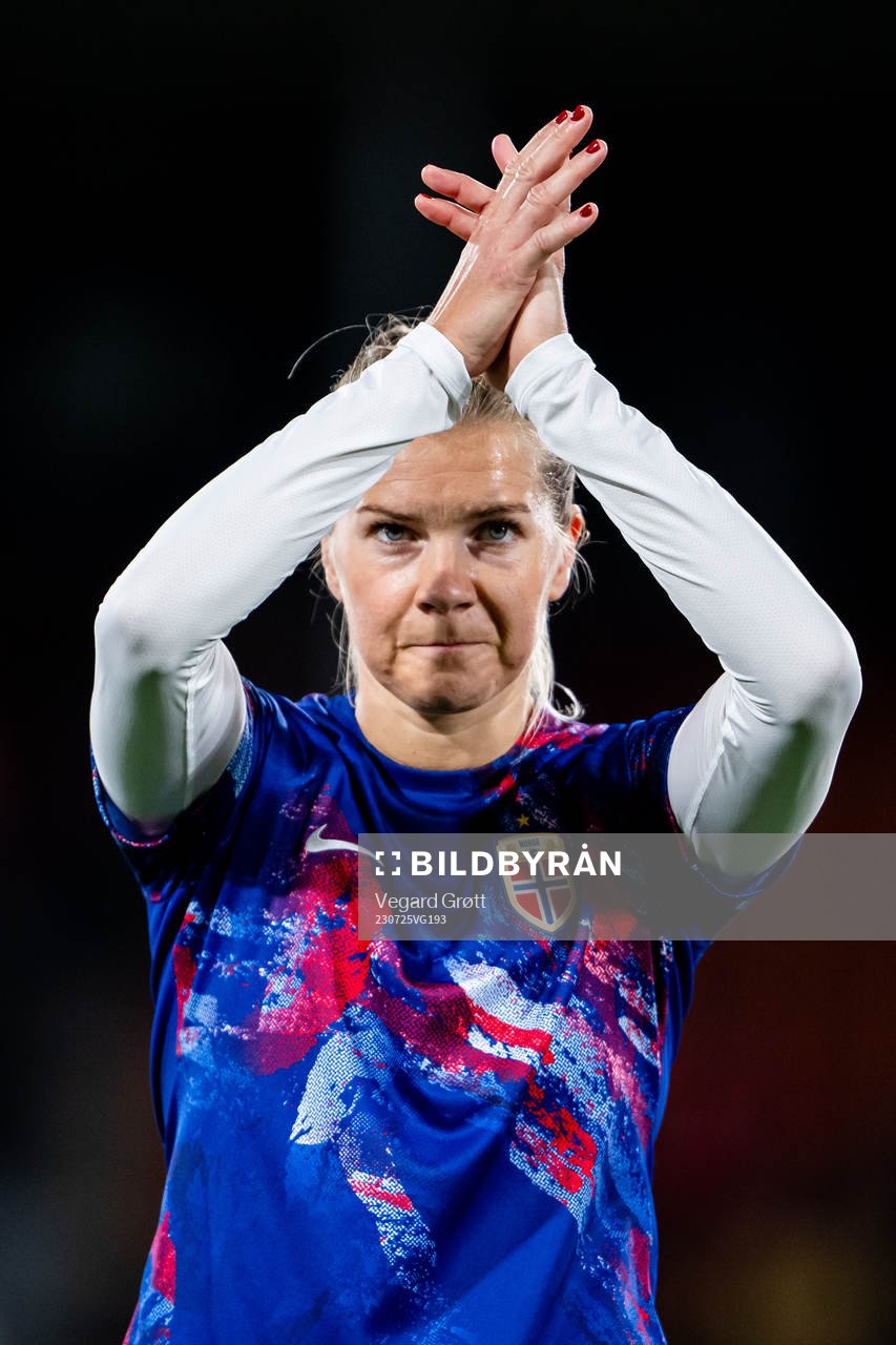Ada Hegerberg of Norway warms up