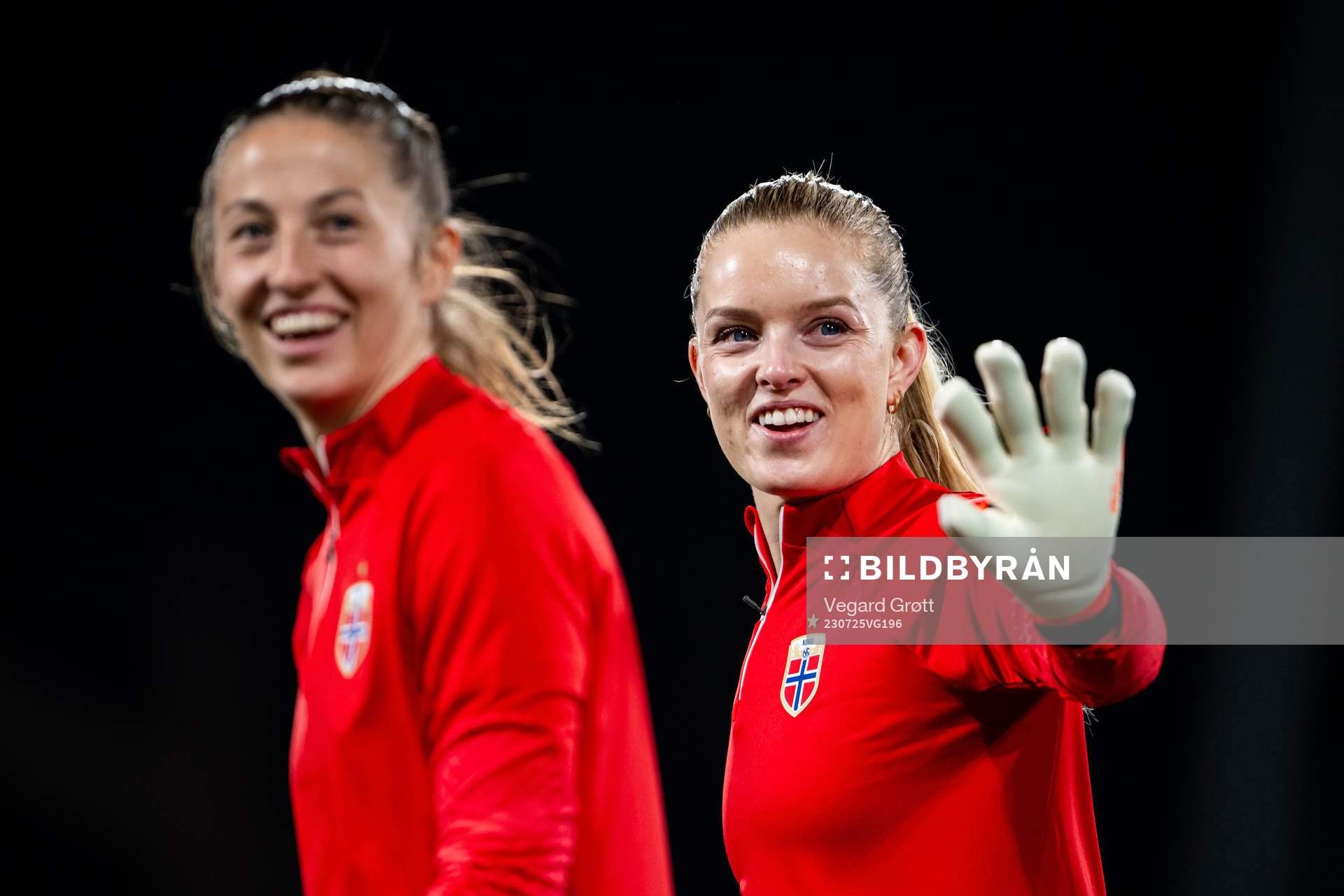 Goalkeeper Guro Pettersen and goalkeeper Cecilie