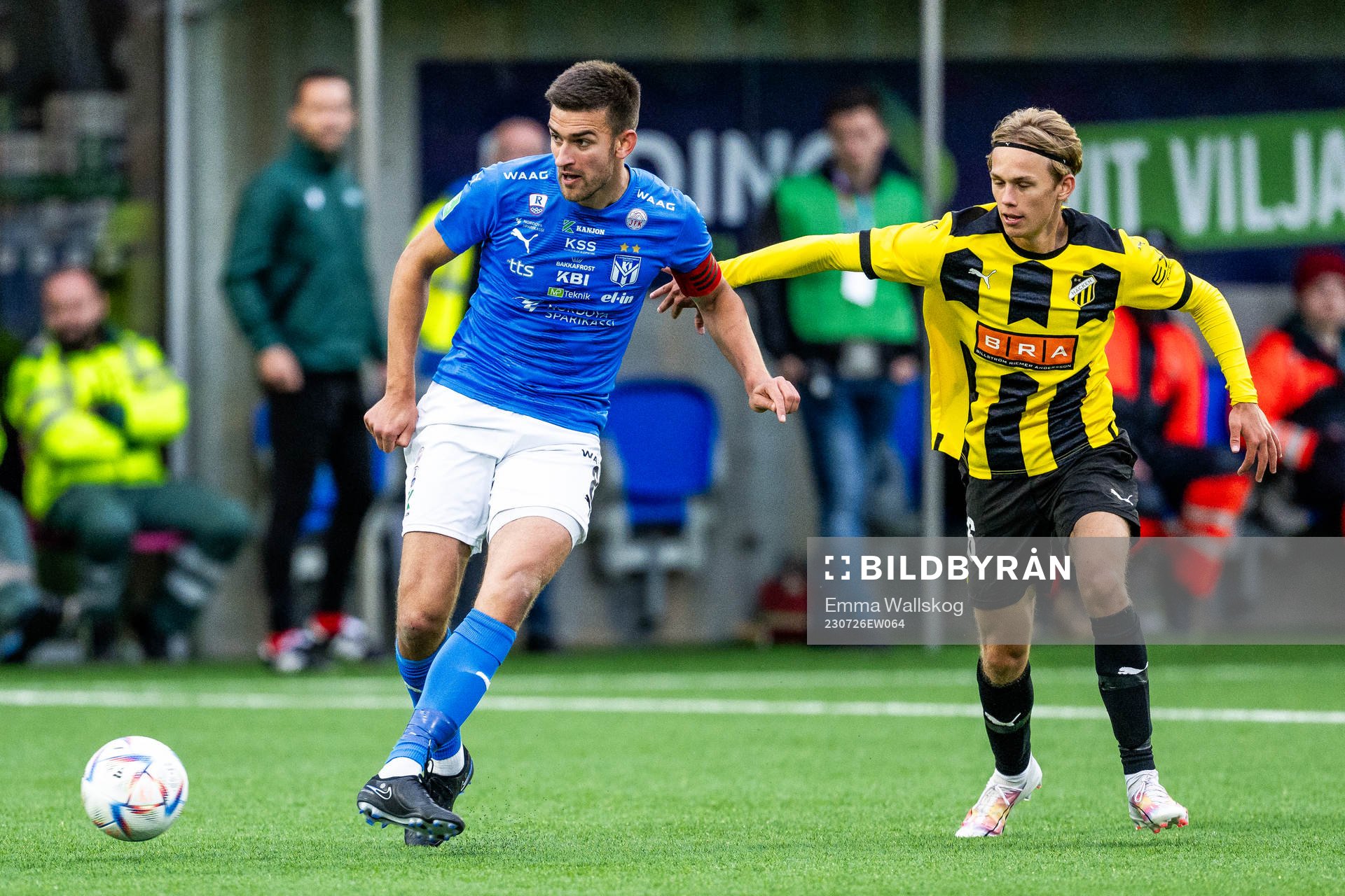 Jákup Andreasen of Klaksvik and Pontus Dahbo of BK Häcken