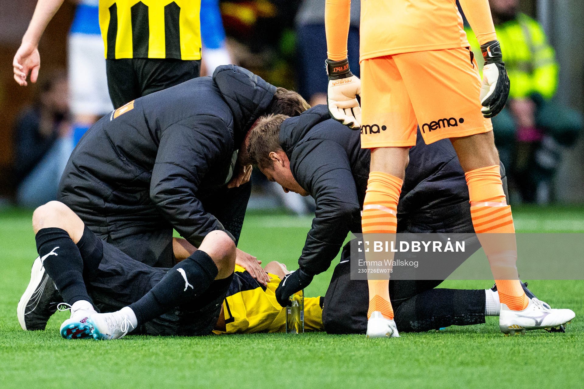 Kristoffer Lund Hansen of BK Häcken recieves medical