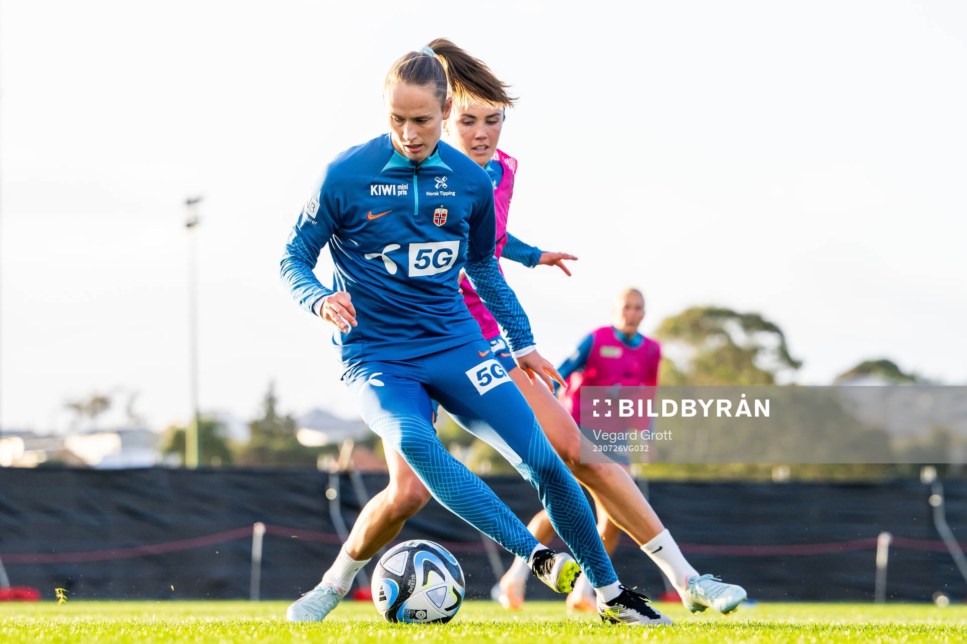 Caroline Graham Hansen and Ingrid Syrstad Engen of the