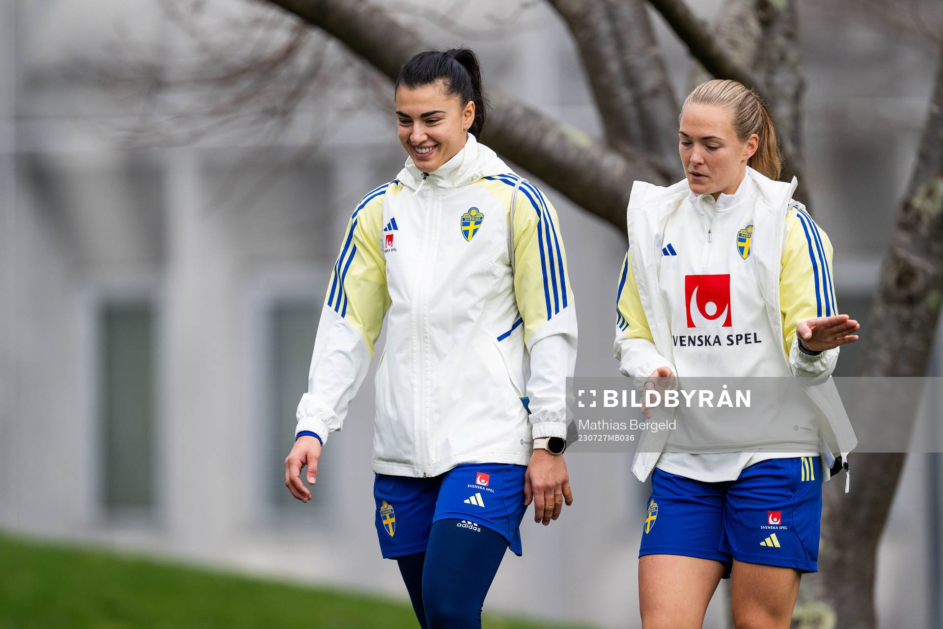 goalkeeper Zecira Musovic and Magdalena Eriksson of the