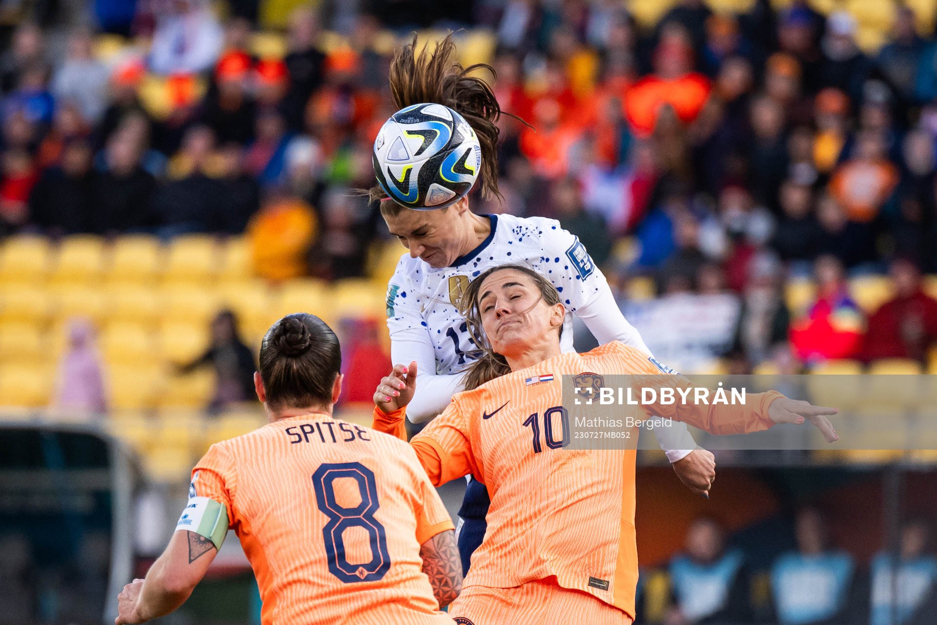 Alex Morgan of USA and Danielle van de Donk of Netherlands during the FIFA Women's World Cup football match between USA and Netherlands on July 27, 2023 in Wellington.