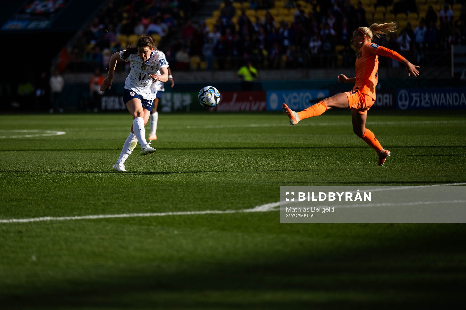 Andi Sullivan of USA and Jackie Groenen of Netherlands