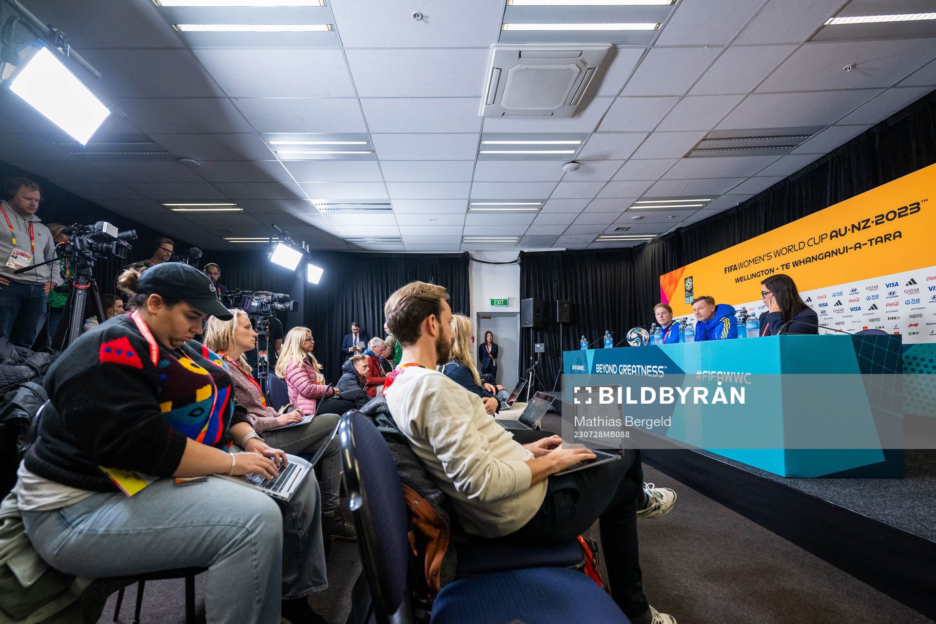 Press officer Fredrik Madestam and head coach Peter