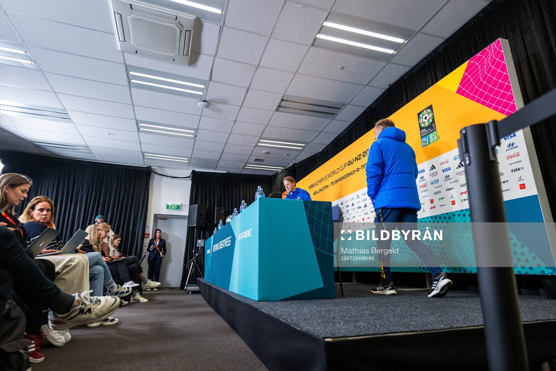 Press officer Fredrik Madestam and head coach Peter