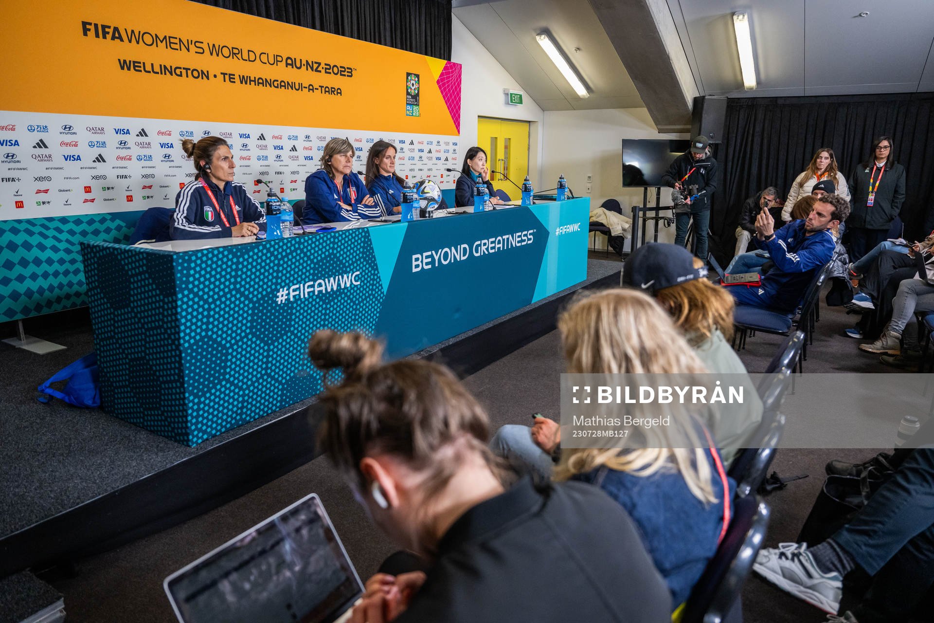 Head coach Milena Bertolini and Barbara Bonansea of the