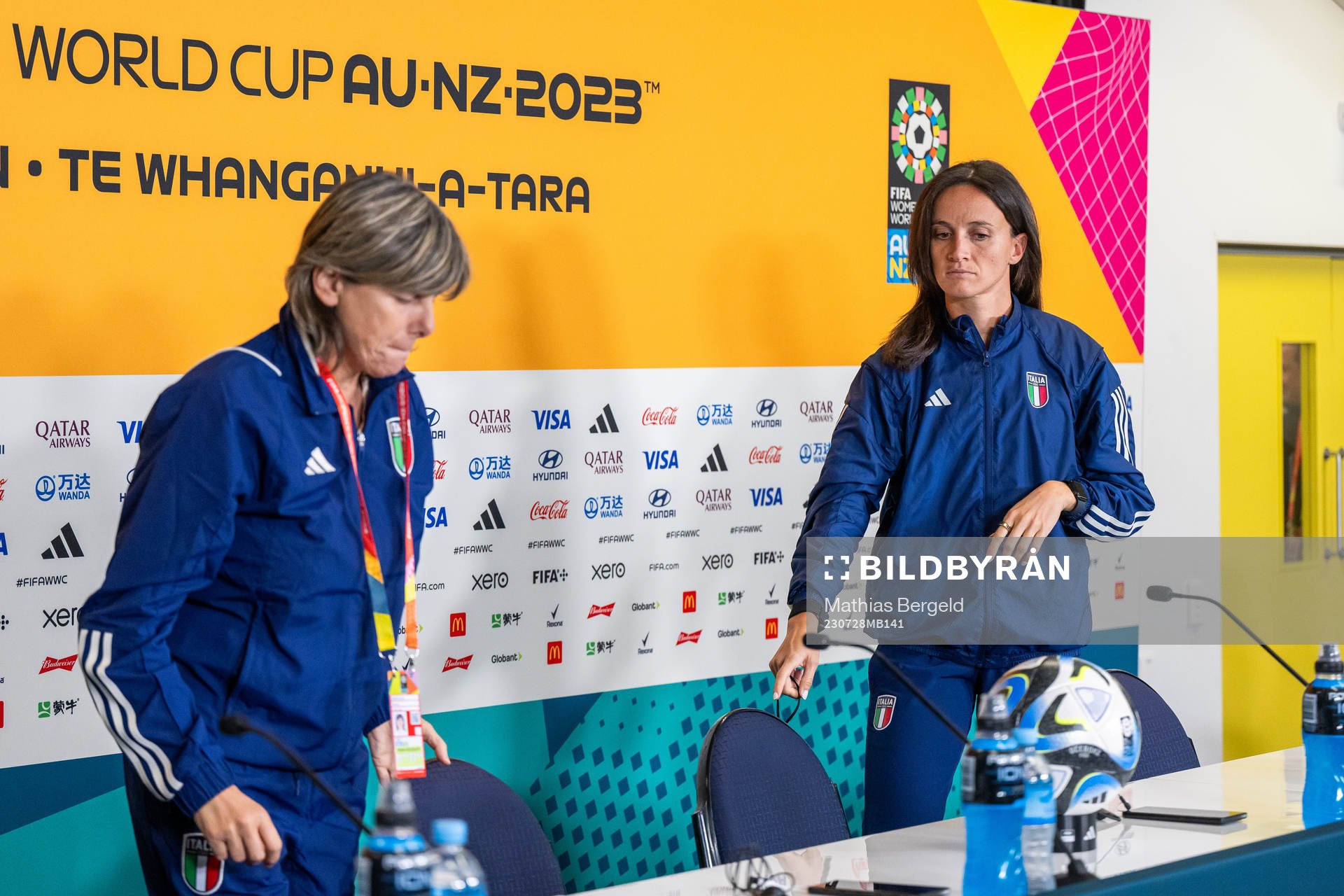 Head coach Milena Bertolini and Barbara Bonansea of the