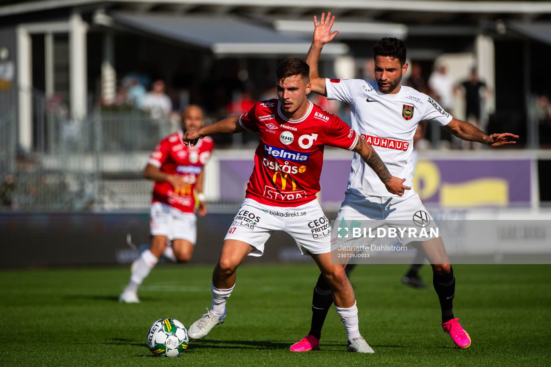 Degerfors Damjan Pavlovic och Brommapojkarnas Marijan Cosic