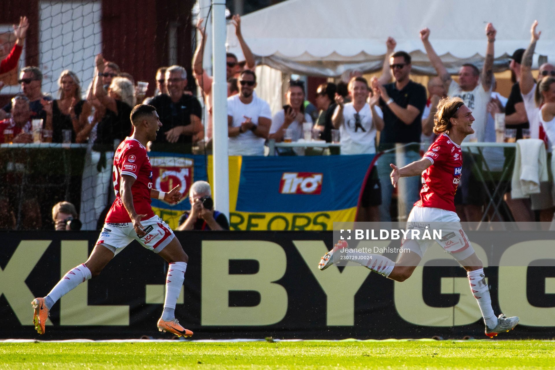 Degerfors Gustav Granath jublar