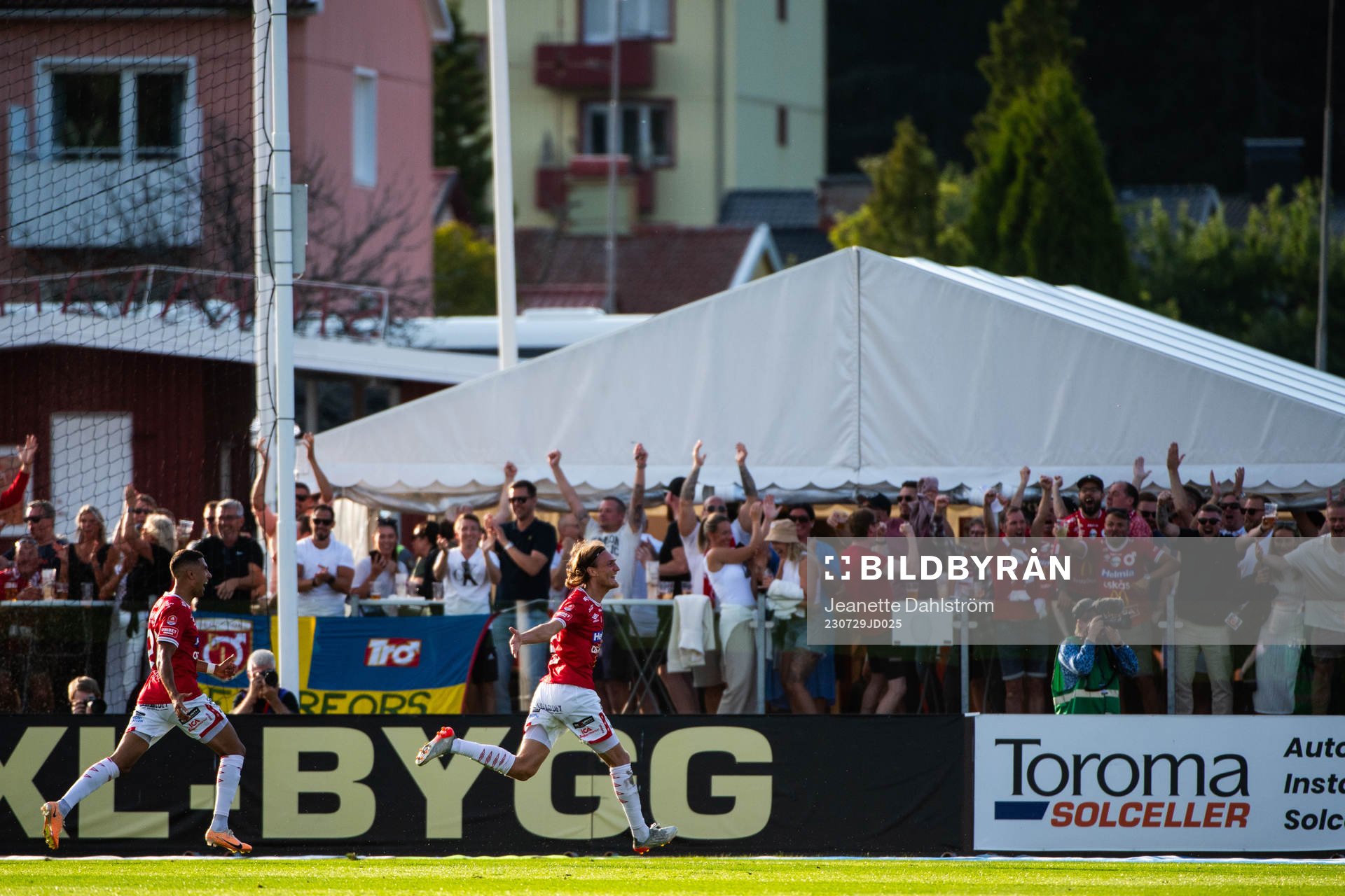 Degerfors Gustav Granath jublar