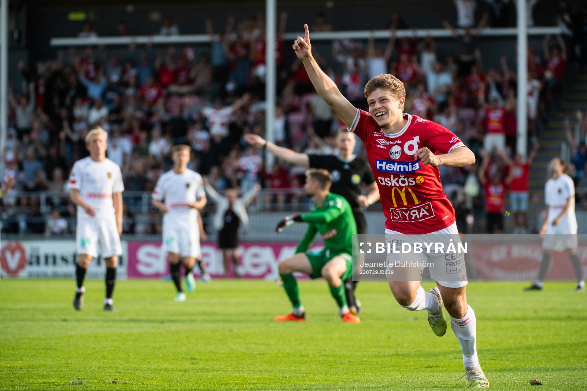 Degerfors Gustav Lindgren jublar
