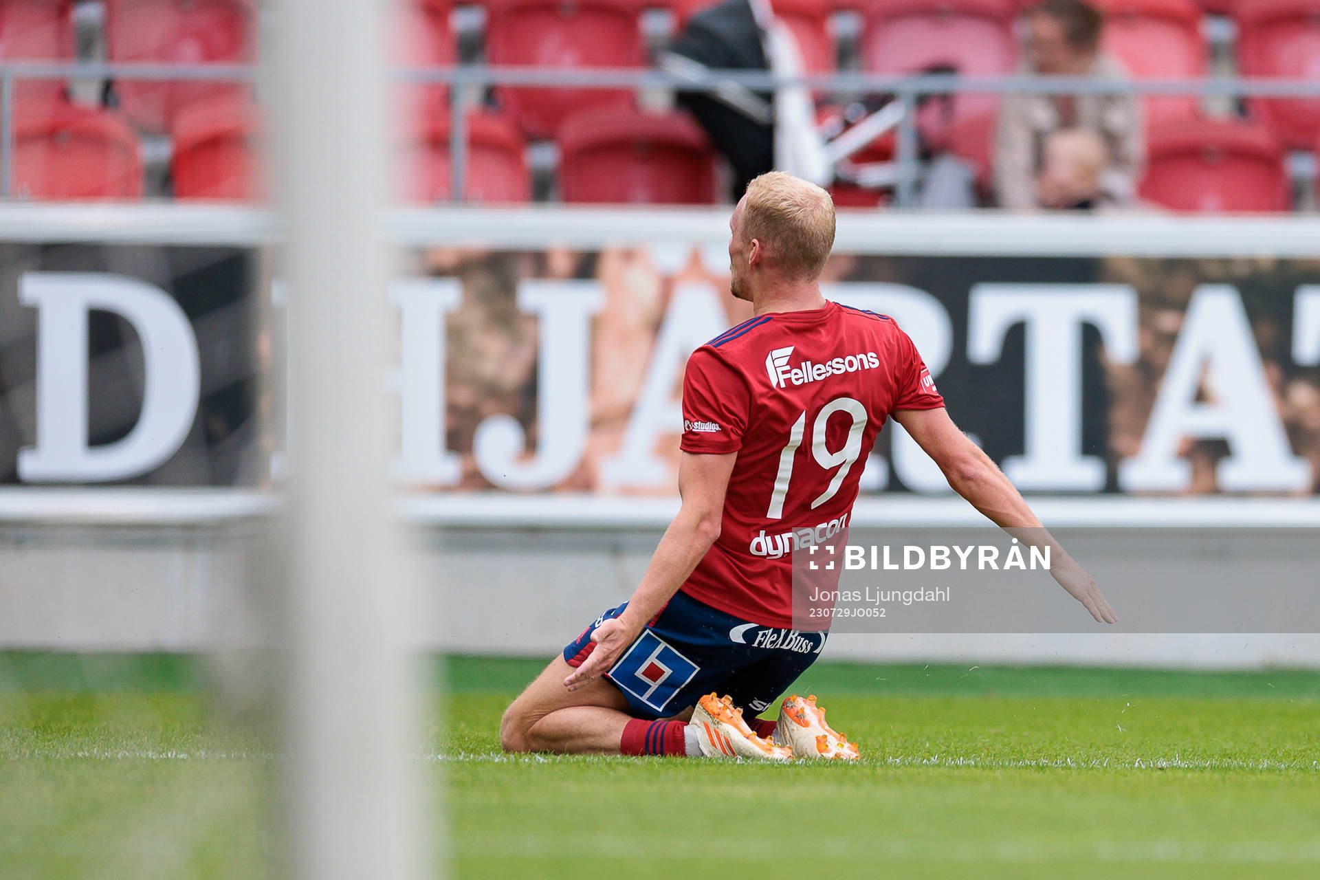 Östers Adam Bergmark Wiberg jublar